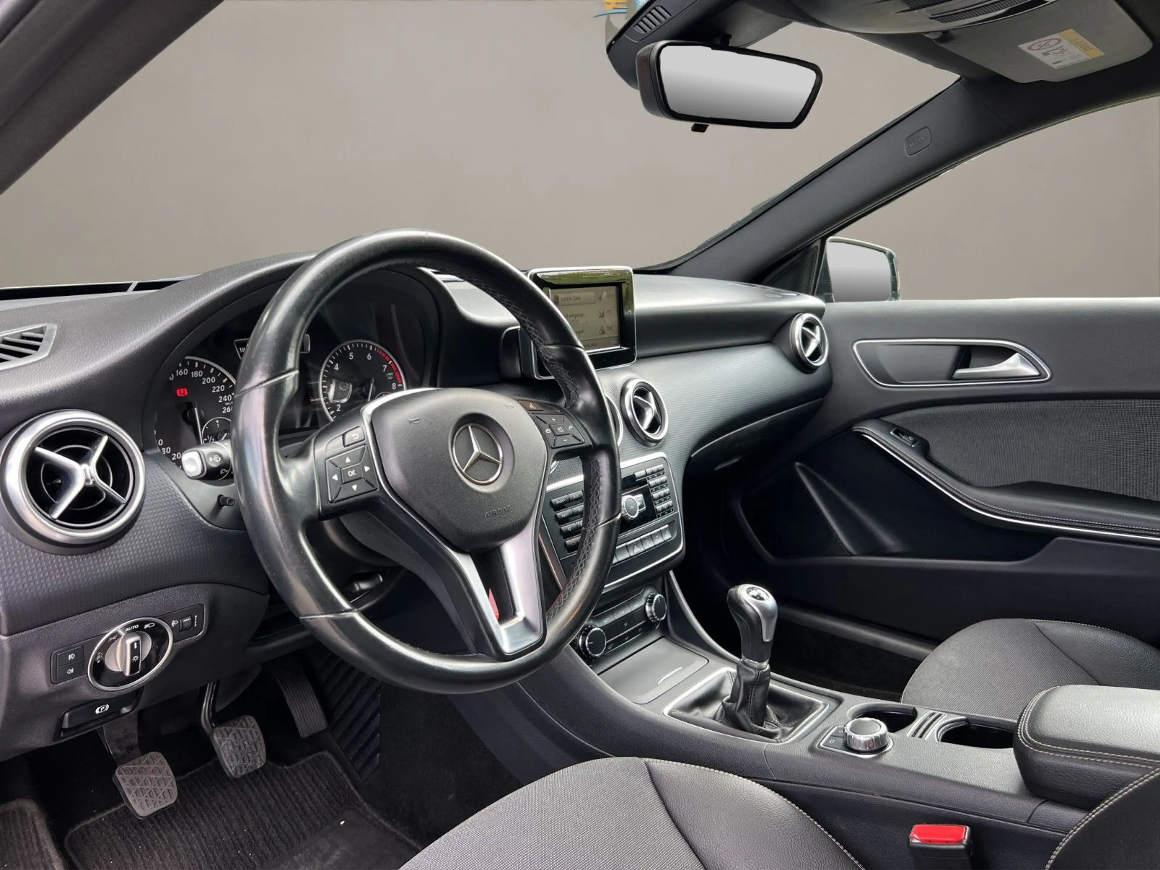 Mercedes-Benz A 180 Style Blue Efficiency PTS SHZ NAVI — photo 15