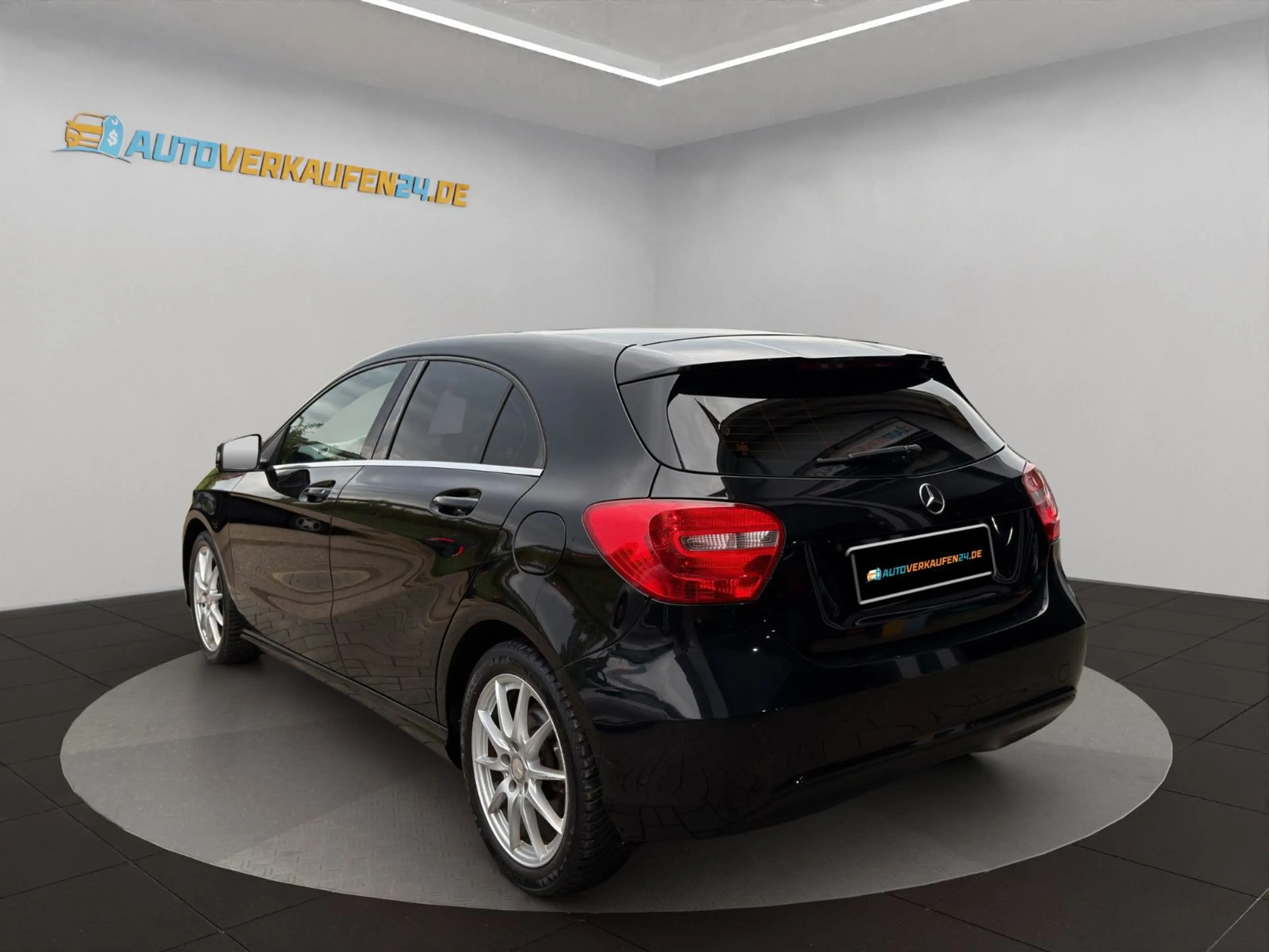 Mercedes-Benz A 180 Style Blue Efficiency PTS SHZ NAVI — photo 4