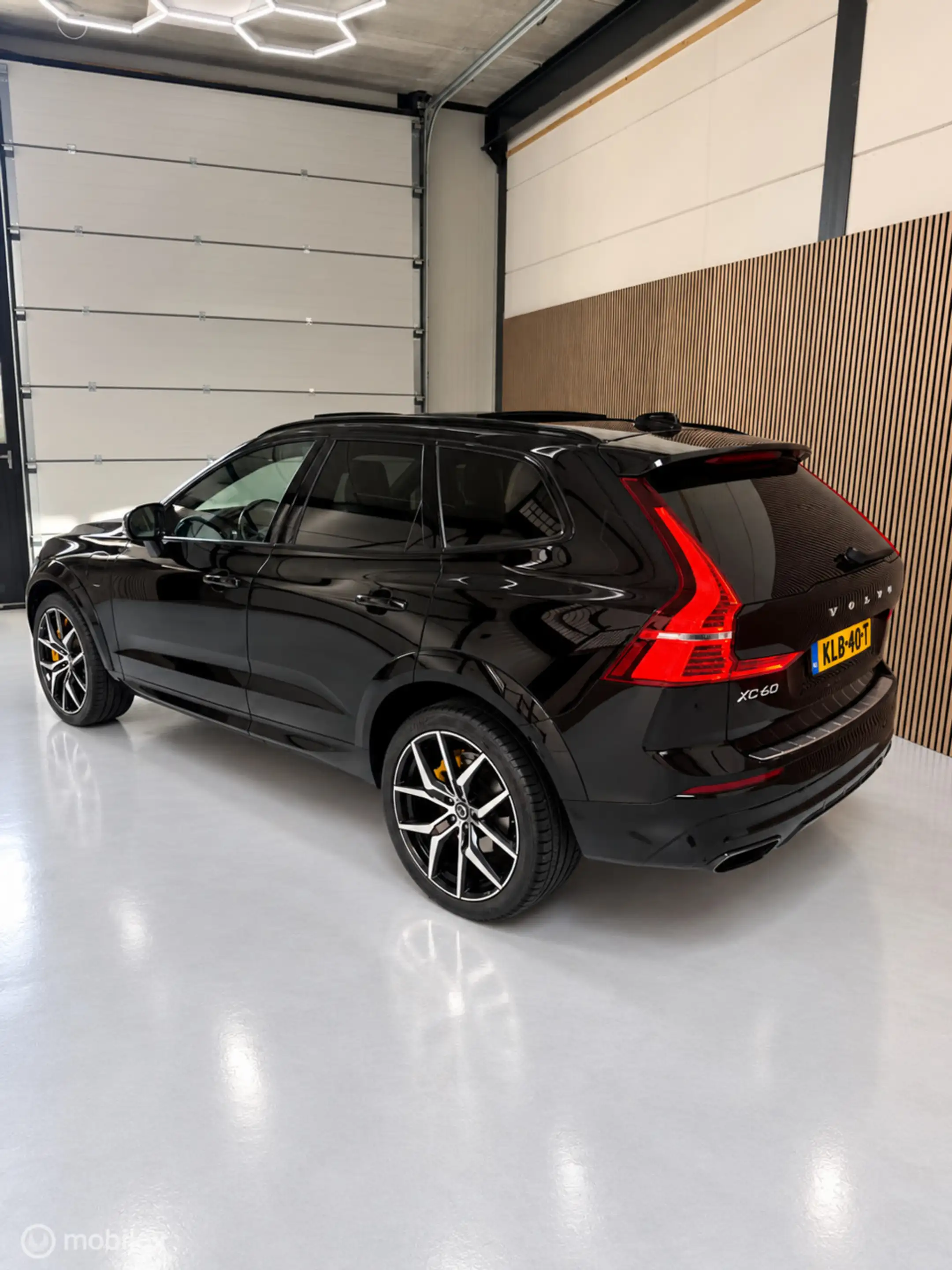 Volvo XC60 2.0 T8 Twin Engine AWD Polestar Engineered — photo 2