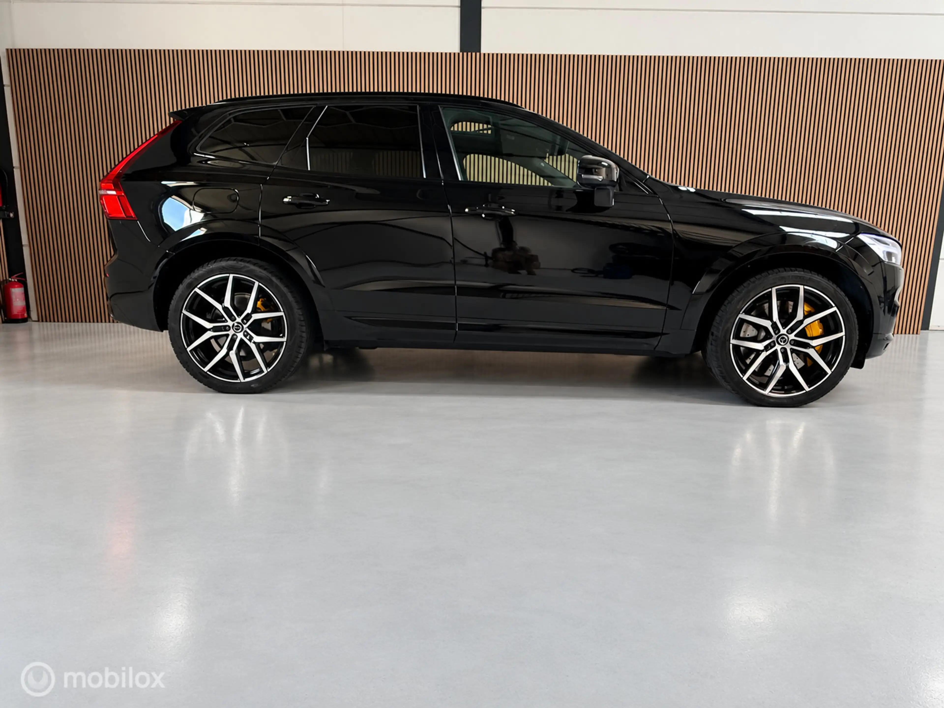 Volvo XC60 2.0 T8 Twin Engine AWD Polestar Engineered — photo 3