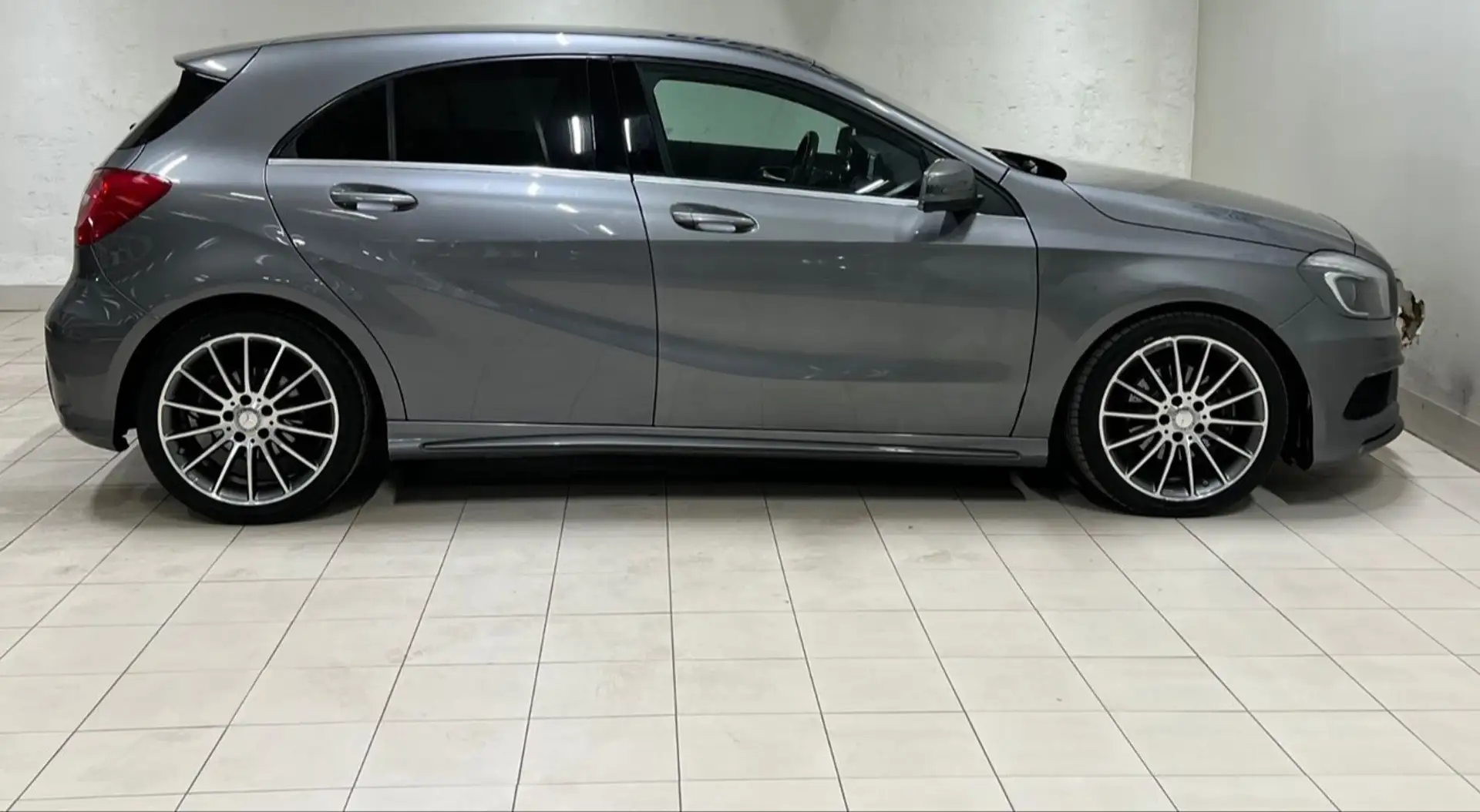 Mercedes-Benz A 180 Classe A 180 7G-DCT Inspiration - 1