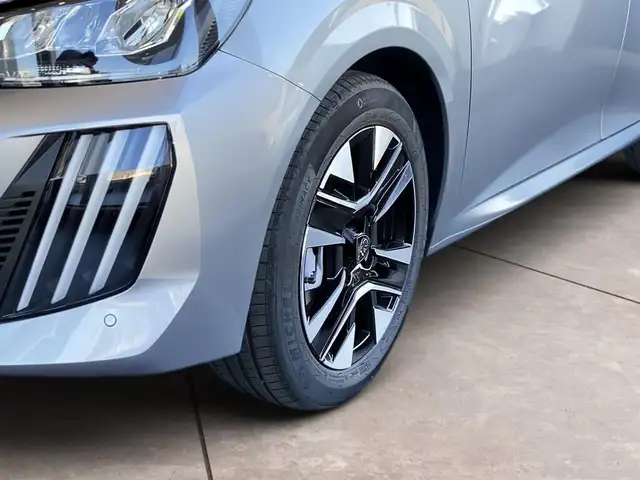 Peugeot 208 view 15