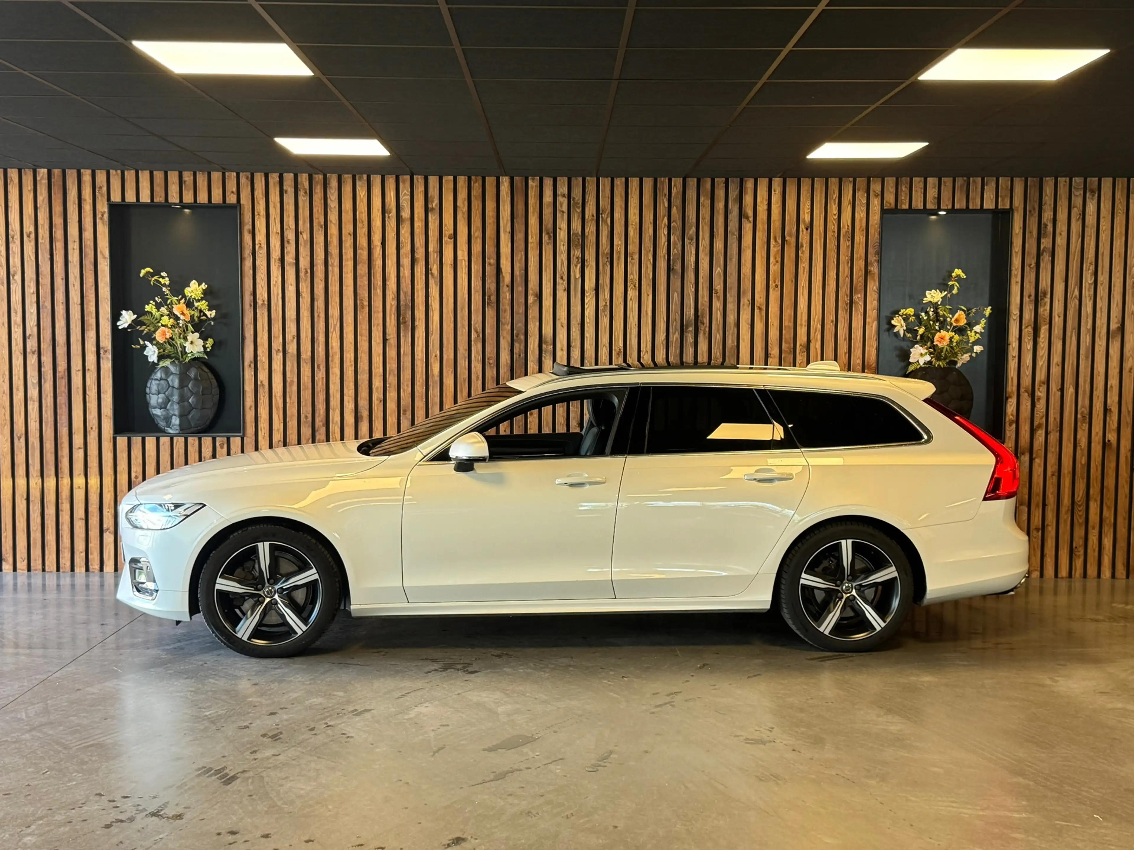 Volvo V90 T6 Polestar l 360 camera l HUD l Luchtvering l Bow — photo 3