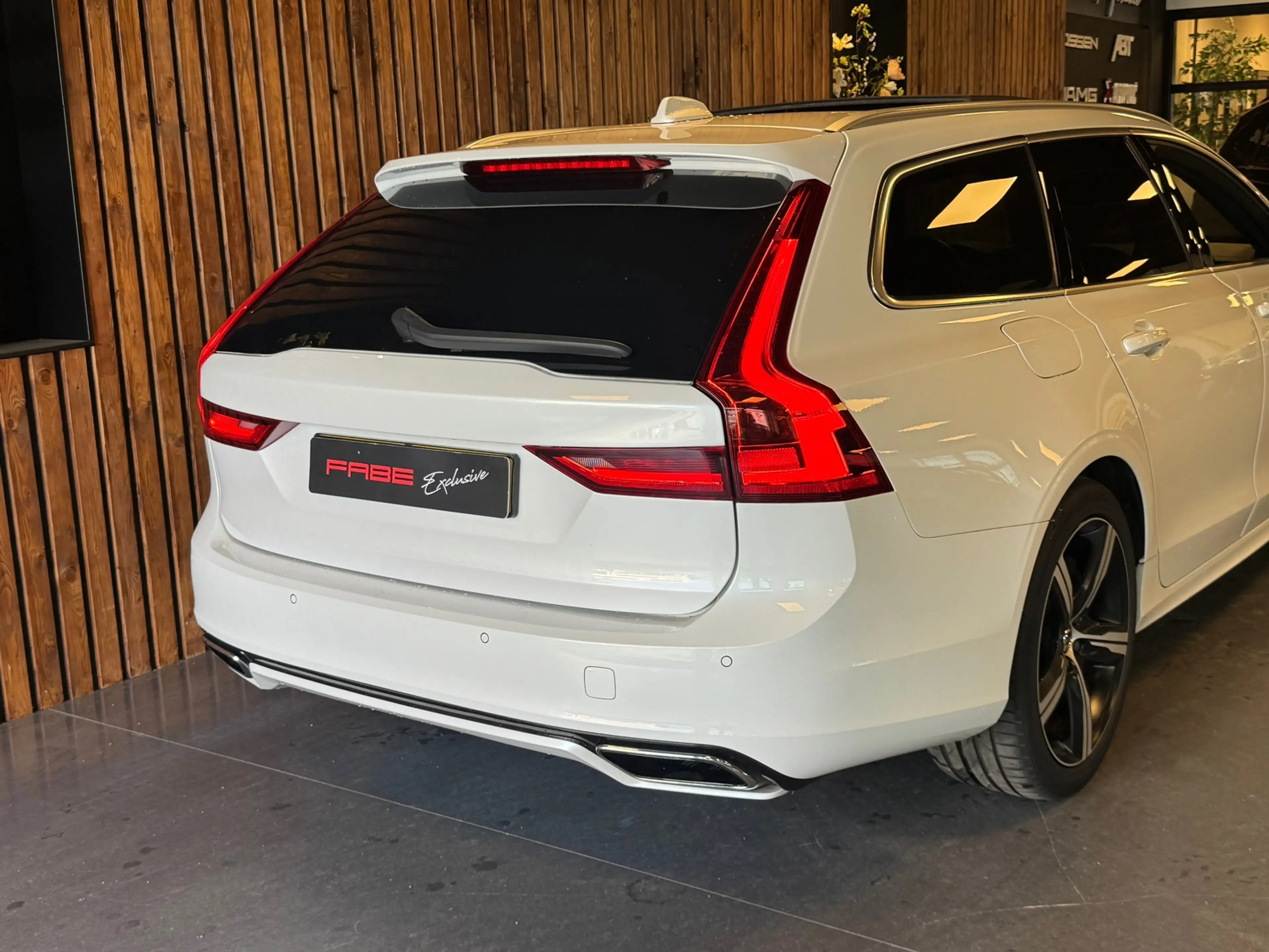 Volvo V90 T6 Polestar l 360 camera l HUD l Luchtvering l Bow — photo 10