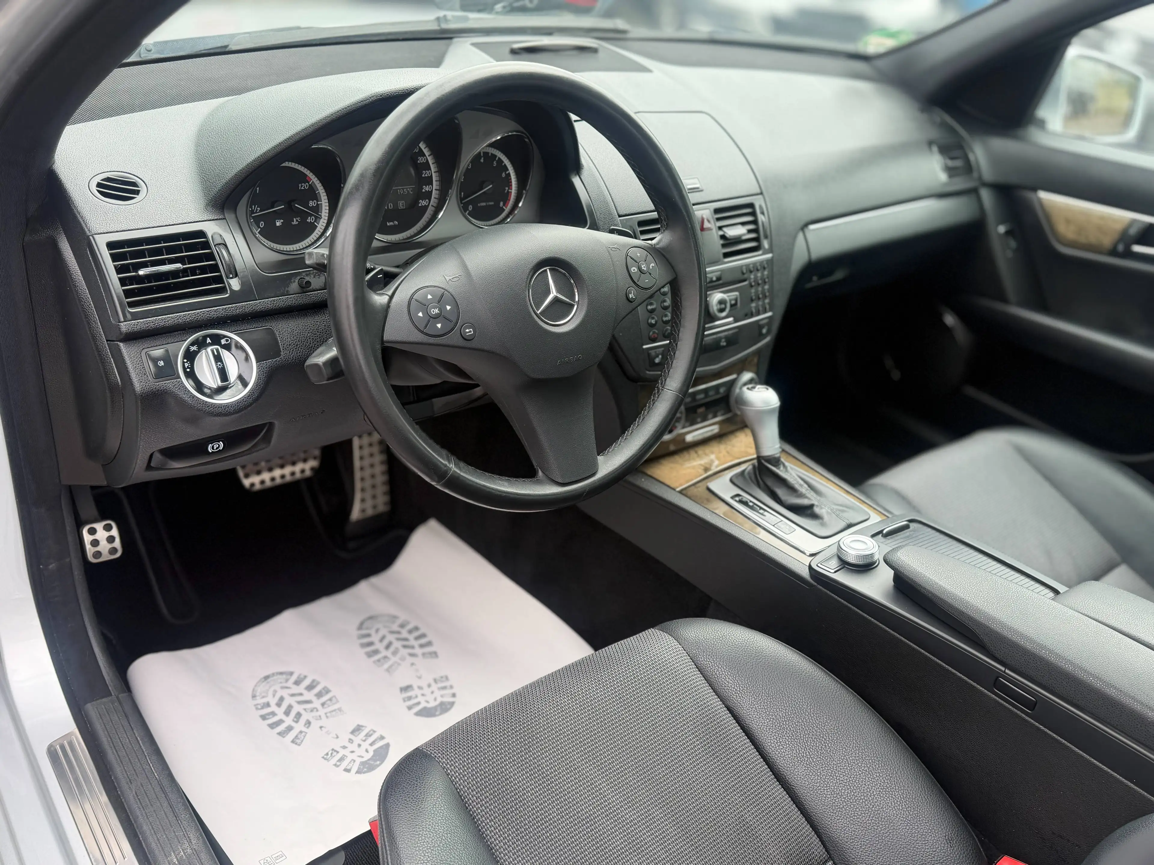 Mercedes-Benz C 300 AVANGARDE AMG Line — photo 7