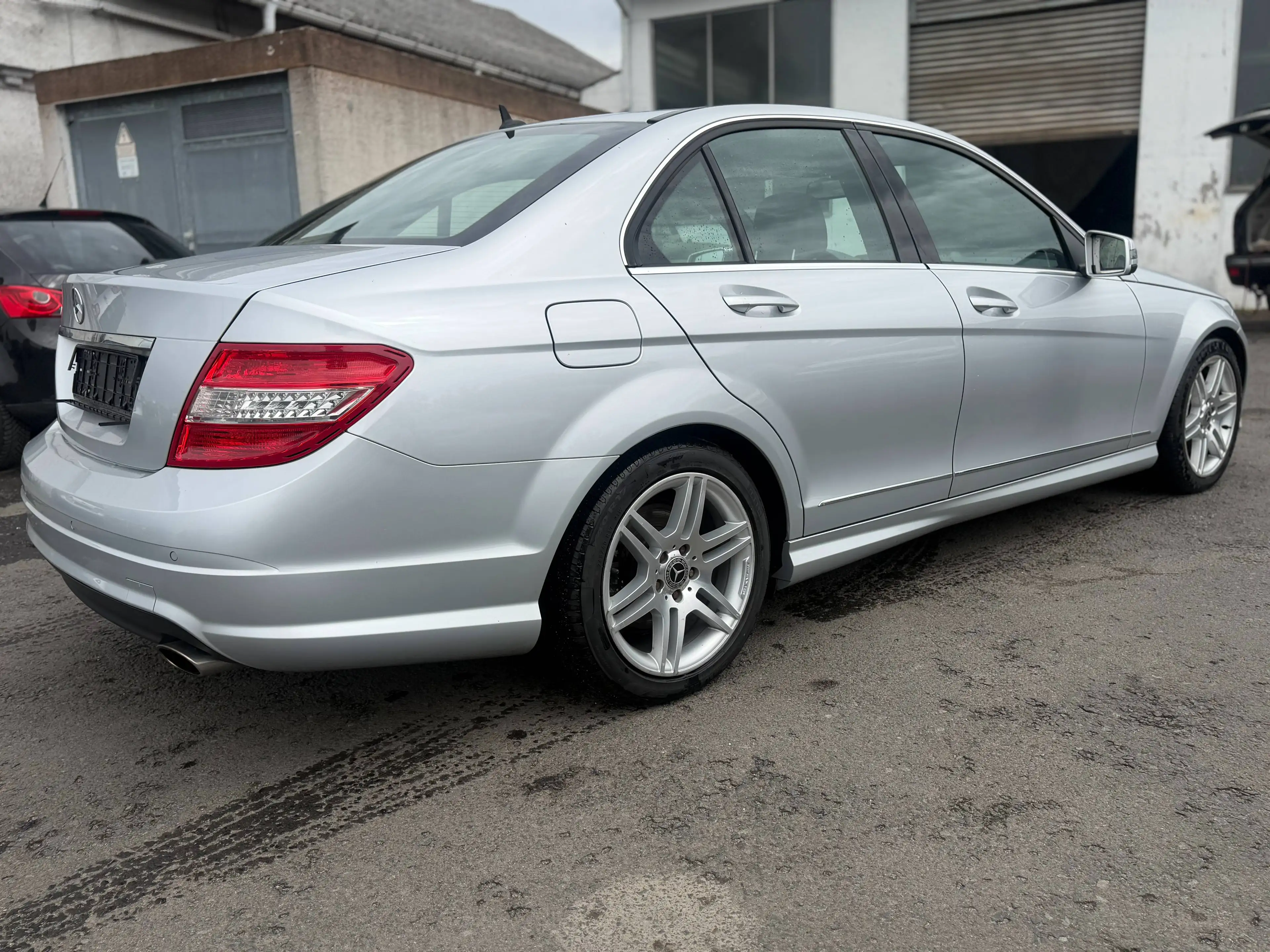 Mercedes-Benz C 300 AVANGARDE AMG Line — photo 3
