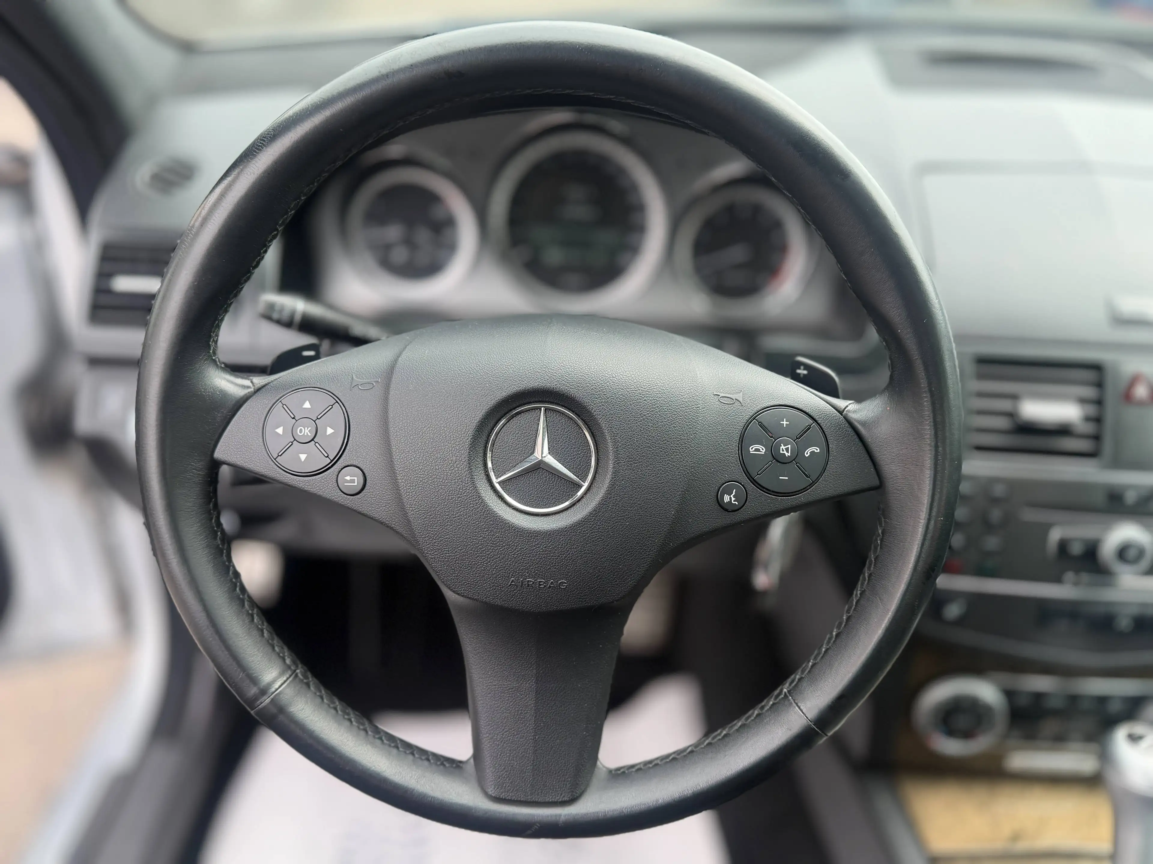 Mercedes-Benz C 300 AVANGARDE AMG Line — photo 8