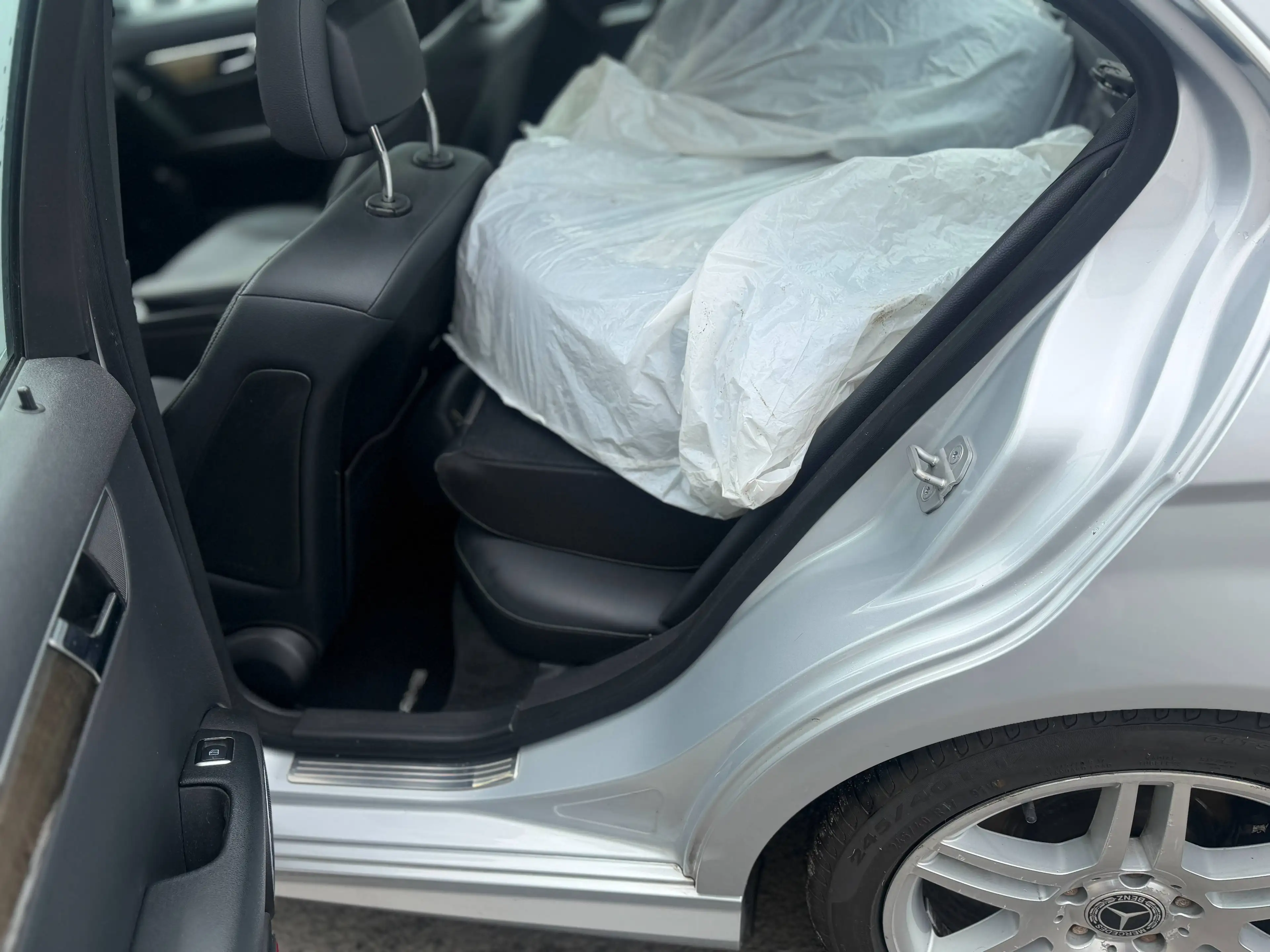 Mercedes-Benz C 300 AVANGARDE AMG Line — photo 12