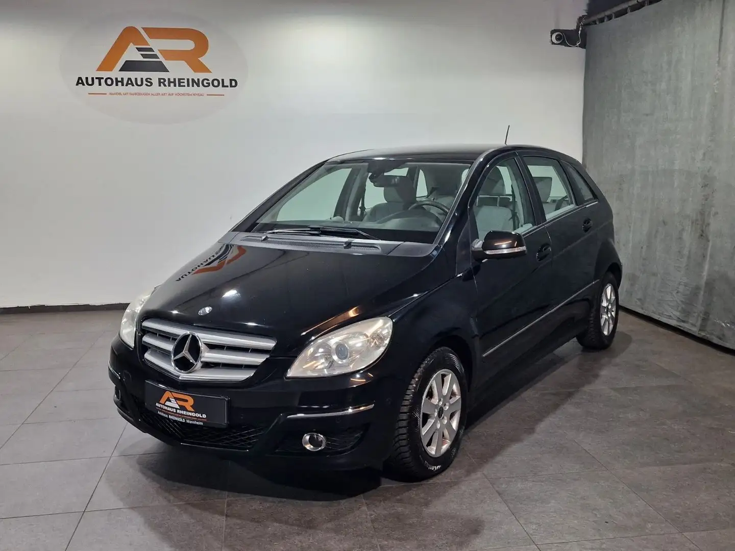 Mercedes-Benz B 180 B -Klasse B 180 Noir - 1