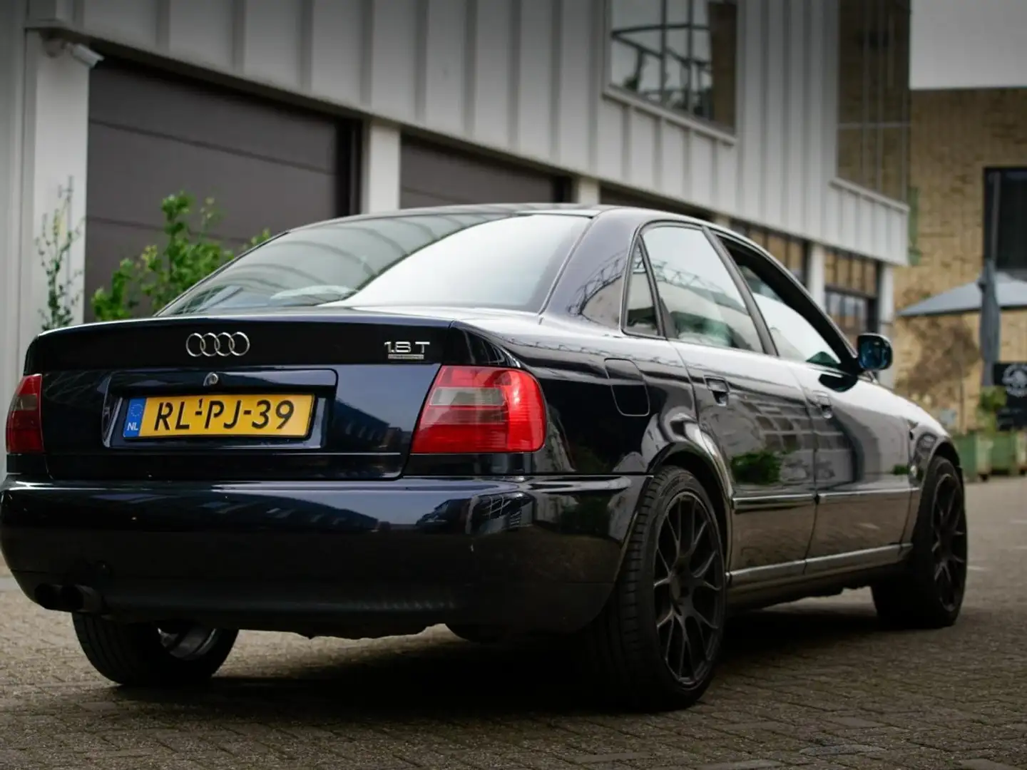 Audi A4 1.8 T quattro Синій - 1