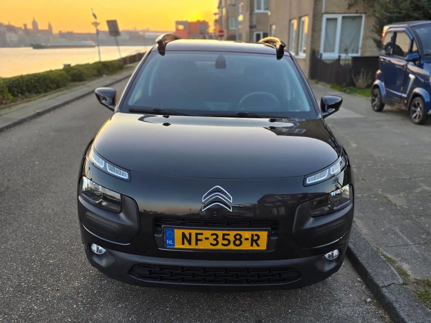 Citroen C4 Cactus C4+Cactus+1.2+PureTech+Shine 2017 zeer goede staat Zwart - 2
