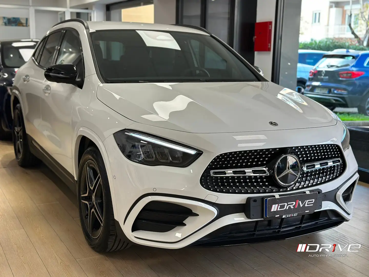 Mercedes-Benz GLA 200 GLA 200 d Automatic AMG Line Advanced Plus Weiß - 2