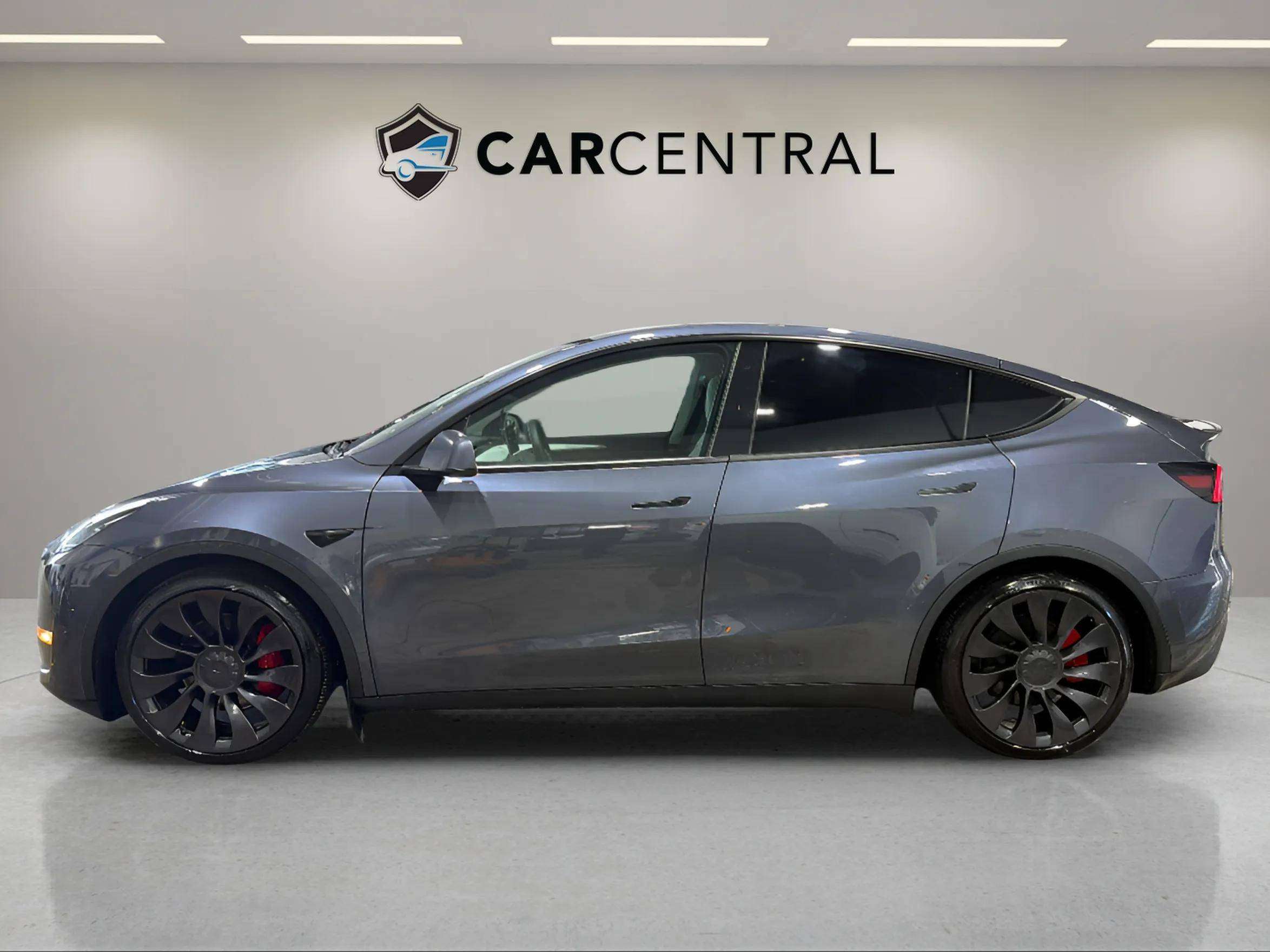 Tesla 2023 Tesla Model Y PERFORMANCE