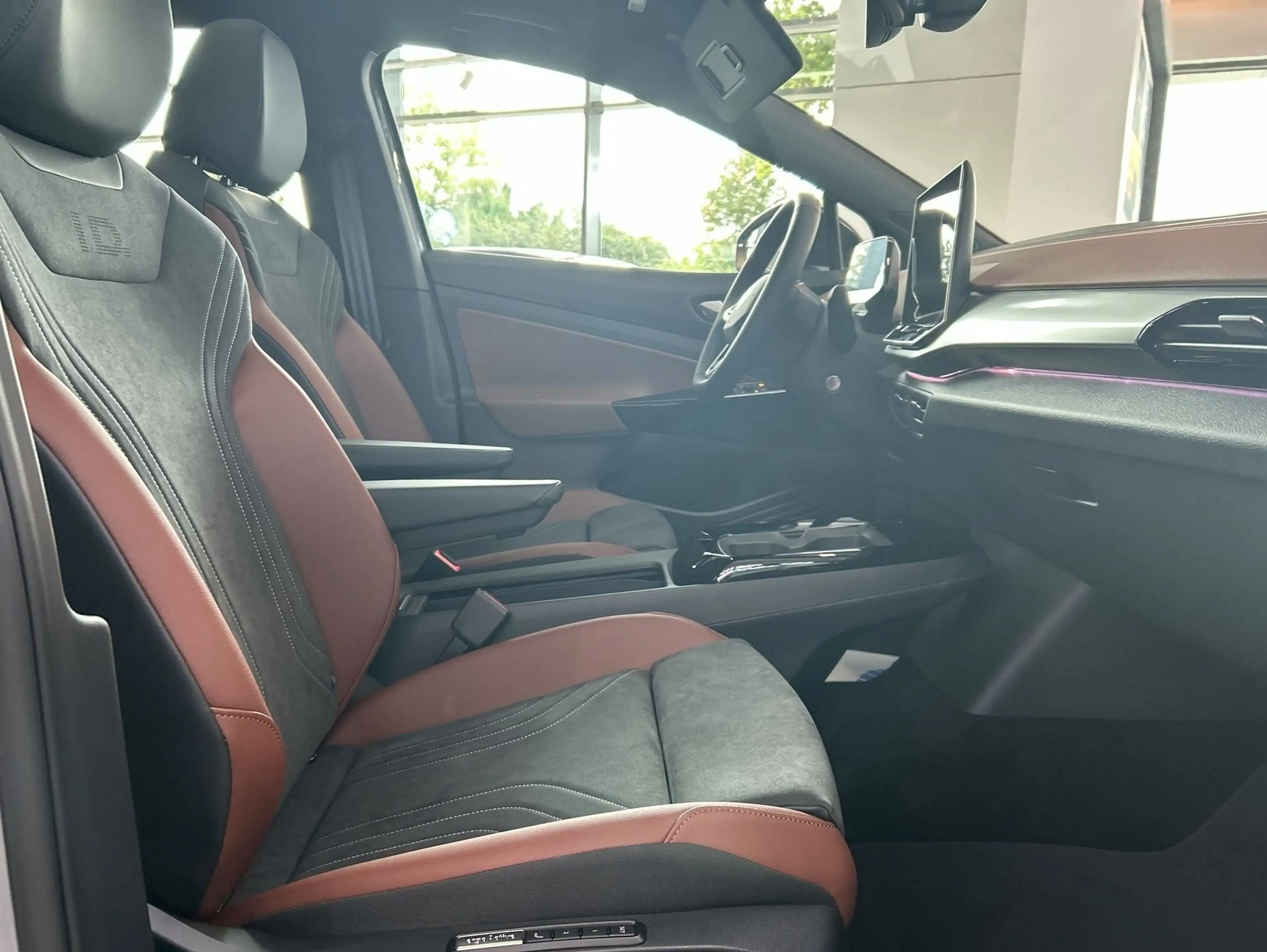 Volkswagen ID.5 Pro ENERGY 79 kWh Design-Paket IQ.Drive GJR AHK — photo 8