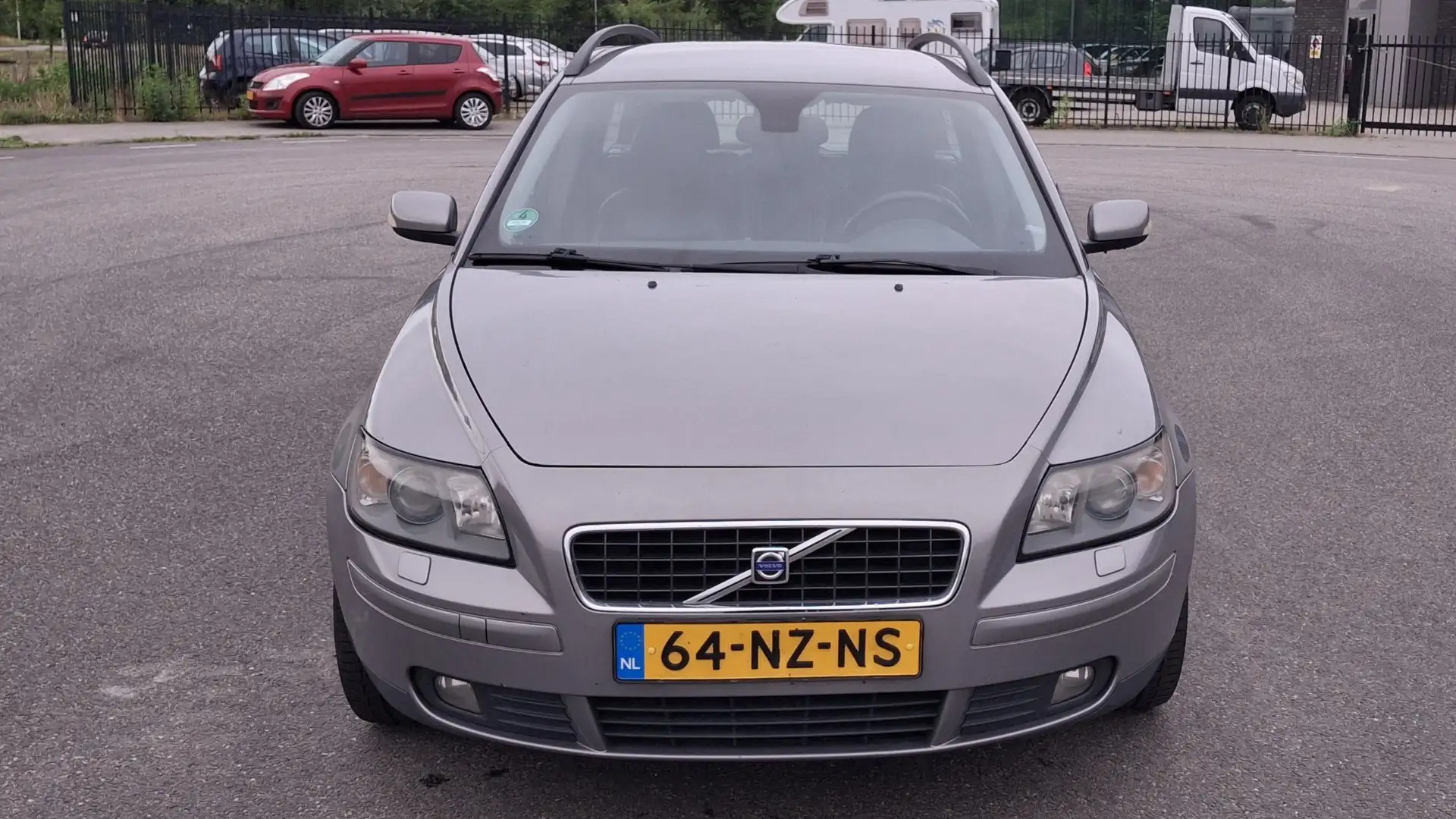 Volvo V50 2.5 T5 Exclusive Gris - 2
