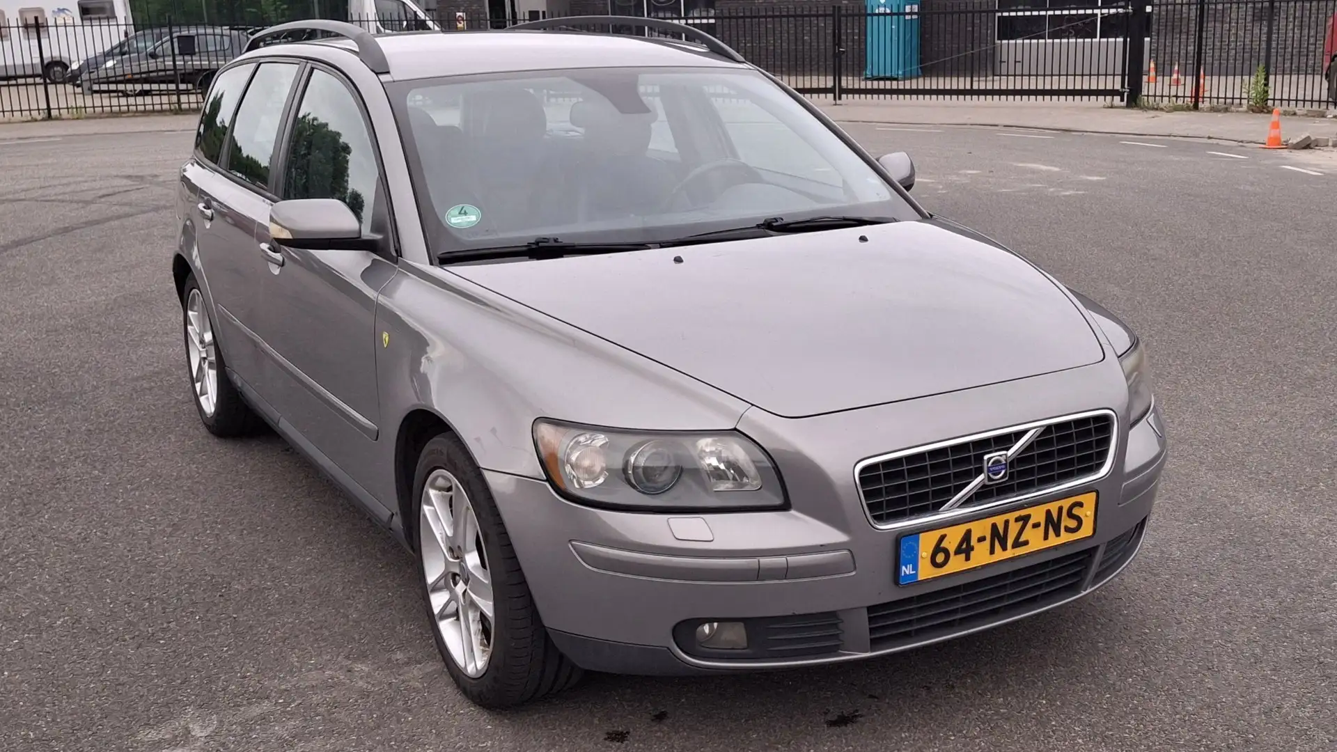 Volvo V50 2.5 T5 Exclusive Gris - 1