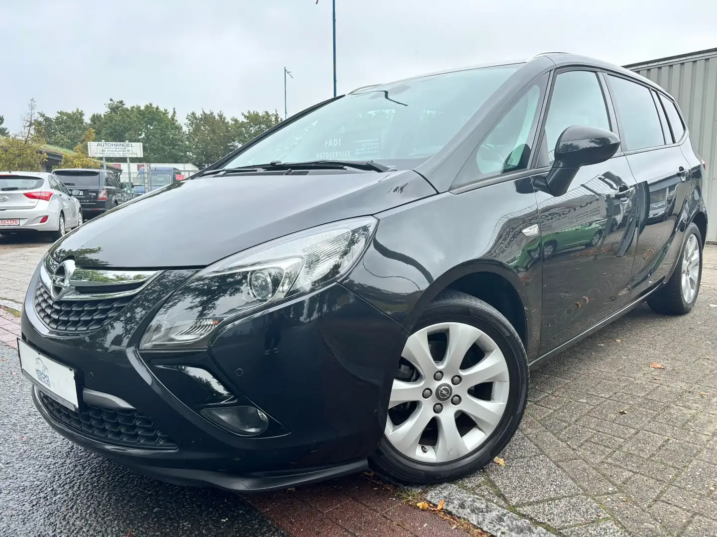 Opel Zafira Tourer Style Schwarz - 1