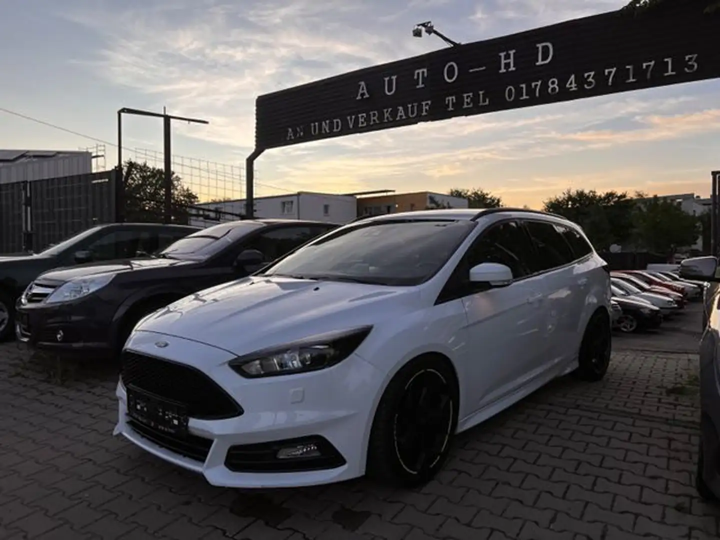 Ford Focus Turnier ST 41 T km , ( 400 Ps ) ST - 1