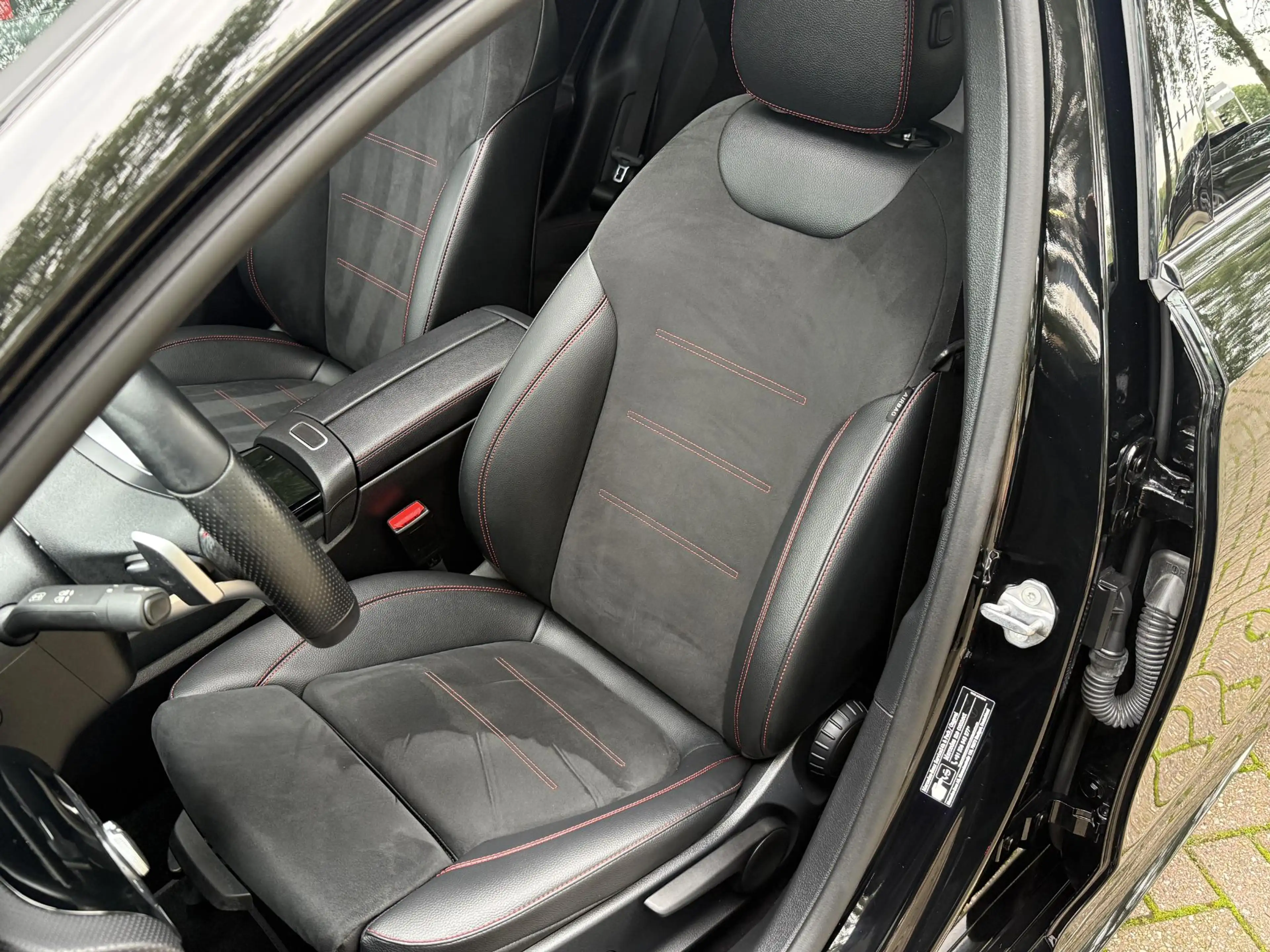 Mercedes-Benz A 250 e Business Solution AMG Limited | Panoramadak | Sf — photo 15