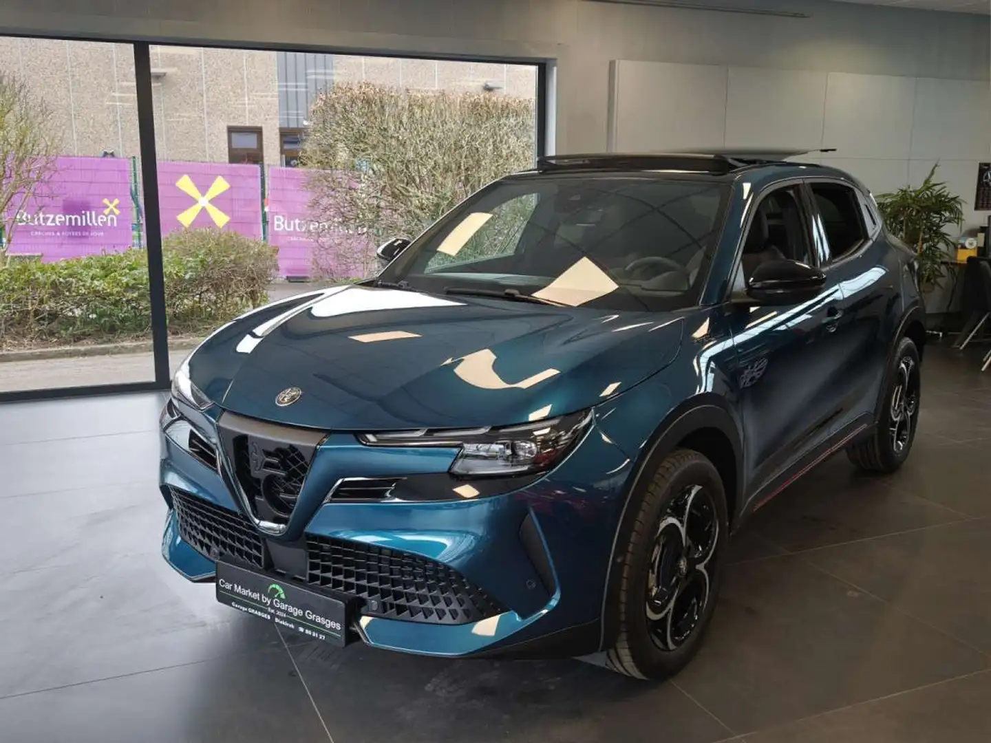 Alfa Romeo Junior Ibrida Speciale 1.2 VGT Albastru - 1