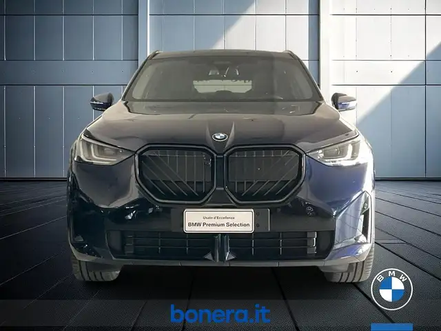 BMW X3 view 3