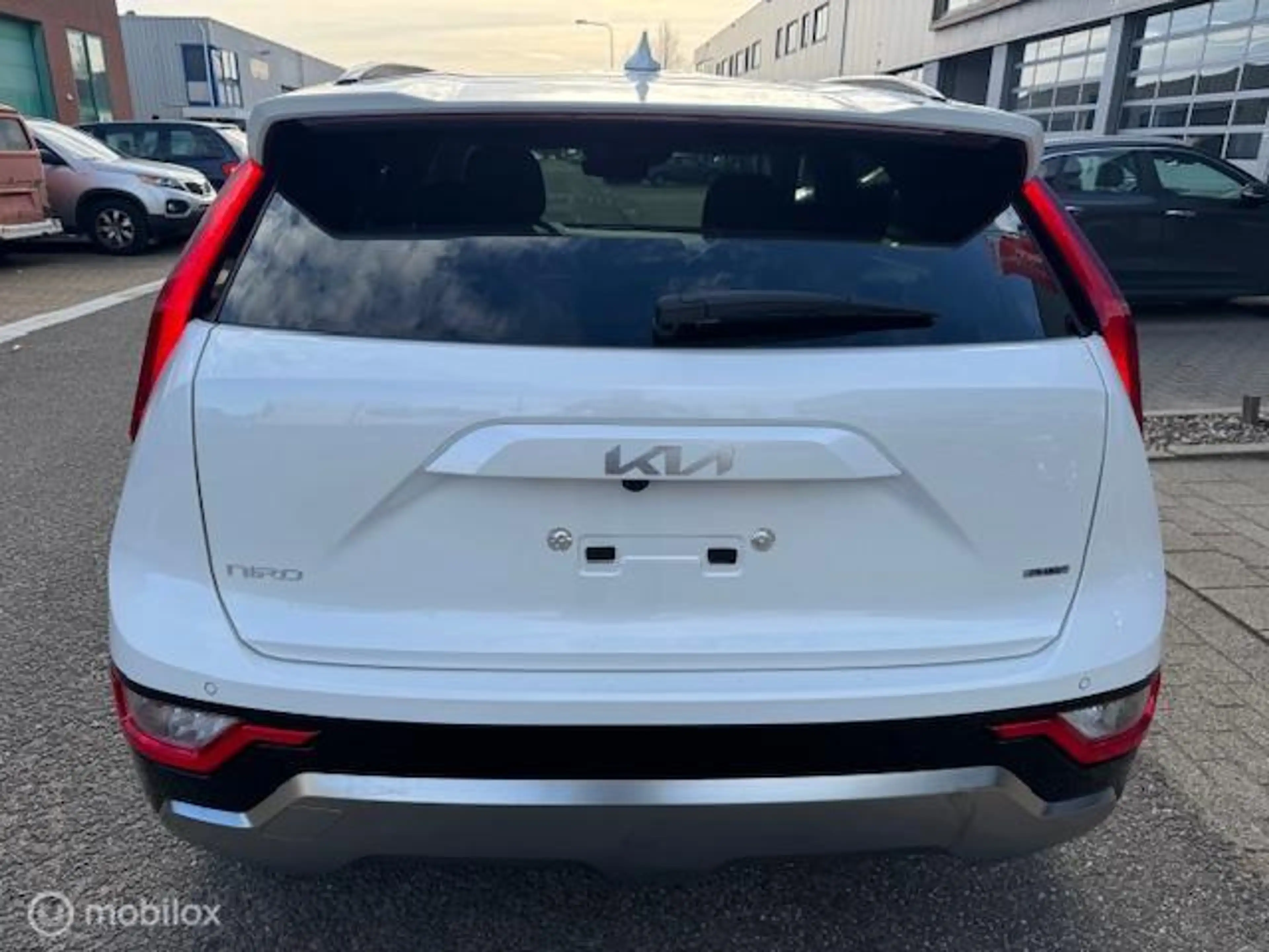 Kia Niro 1.6 GDi PHEV Dynamic Edition — photo 4