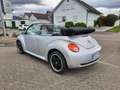 Volkswagen New Beetle Cabriolet 2.0 Klima Leder Einparkhilfe Srebrny - thumbnail 3