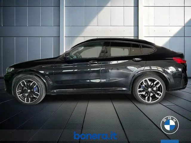BMW X4 view 9