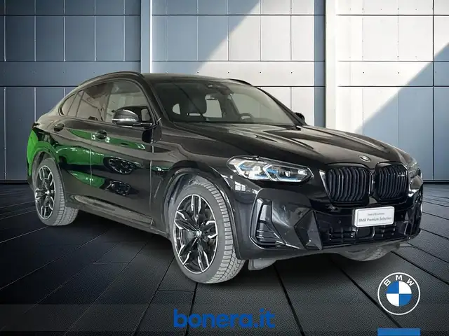 BMW X4 view 4