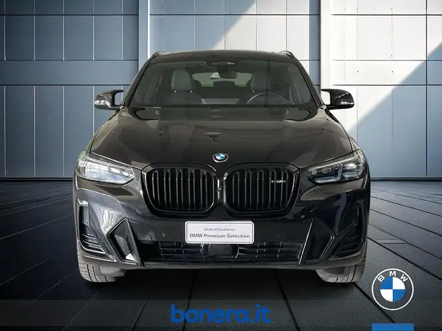 BMW X4 view 3