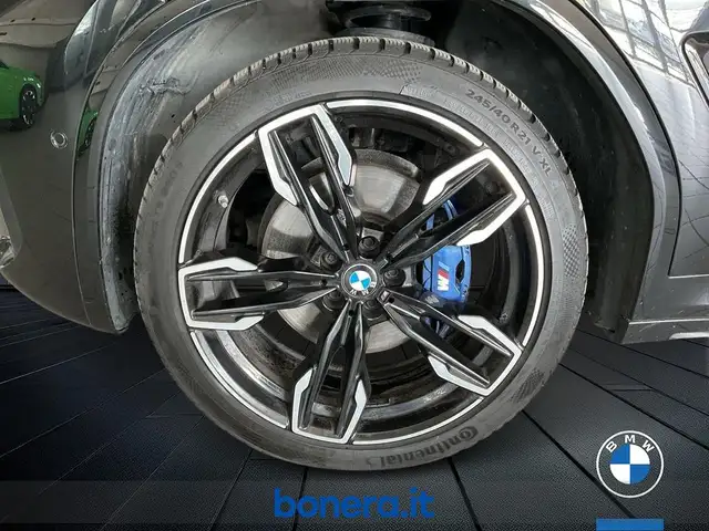 BMW X4 view 13