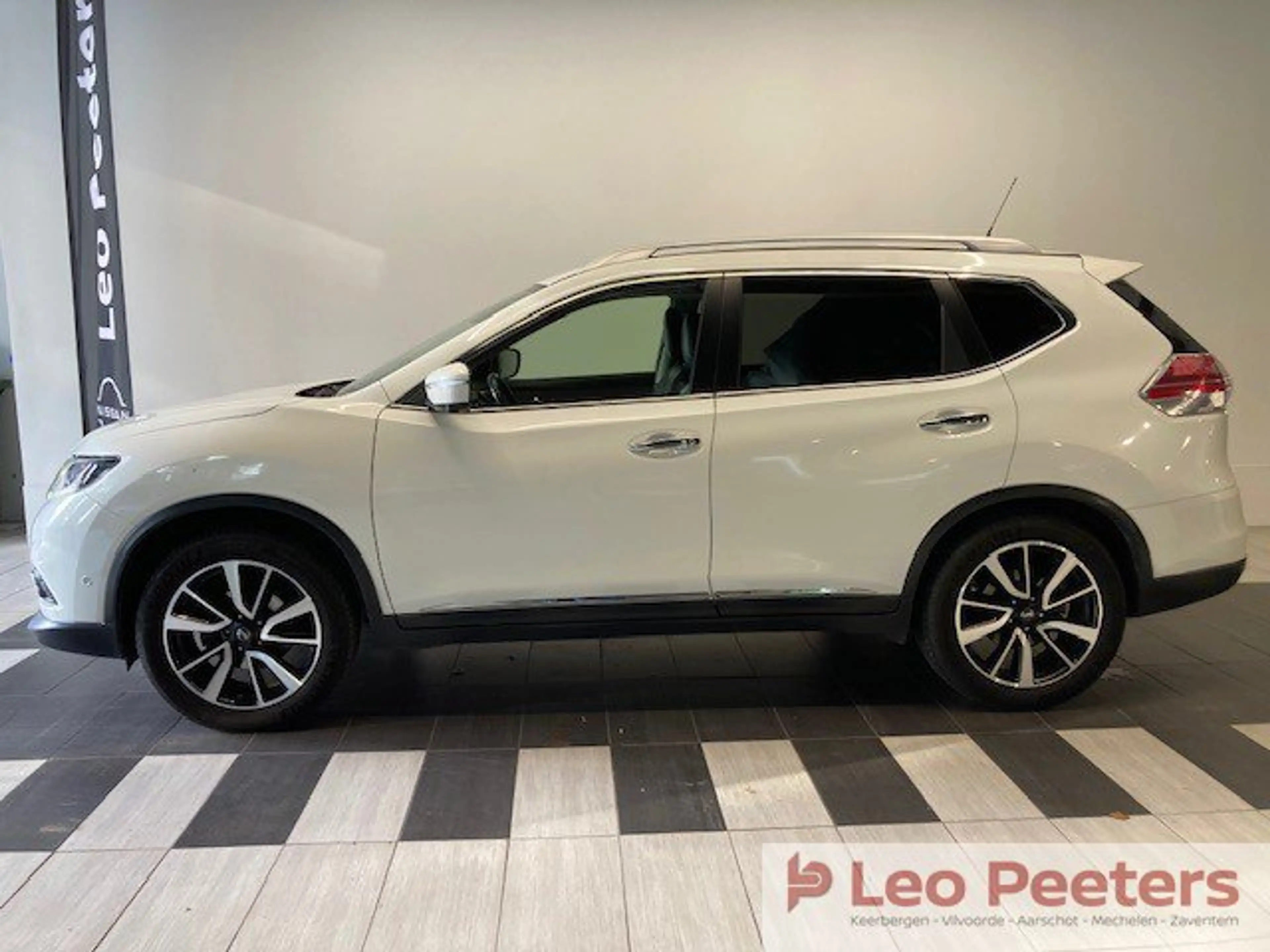 Nissan X-Trail dCi Tekna 4x4 — photo 5