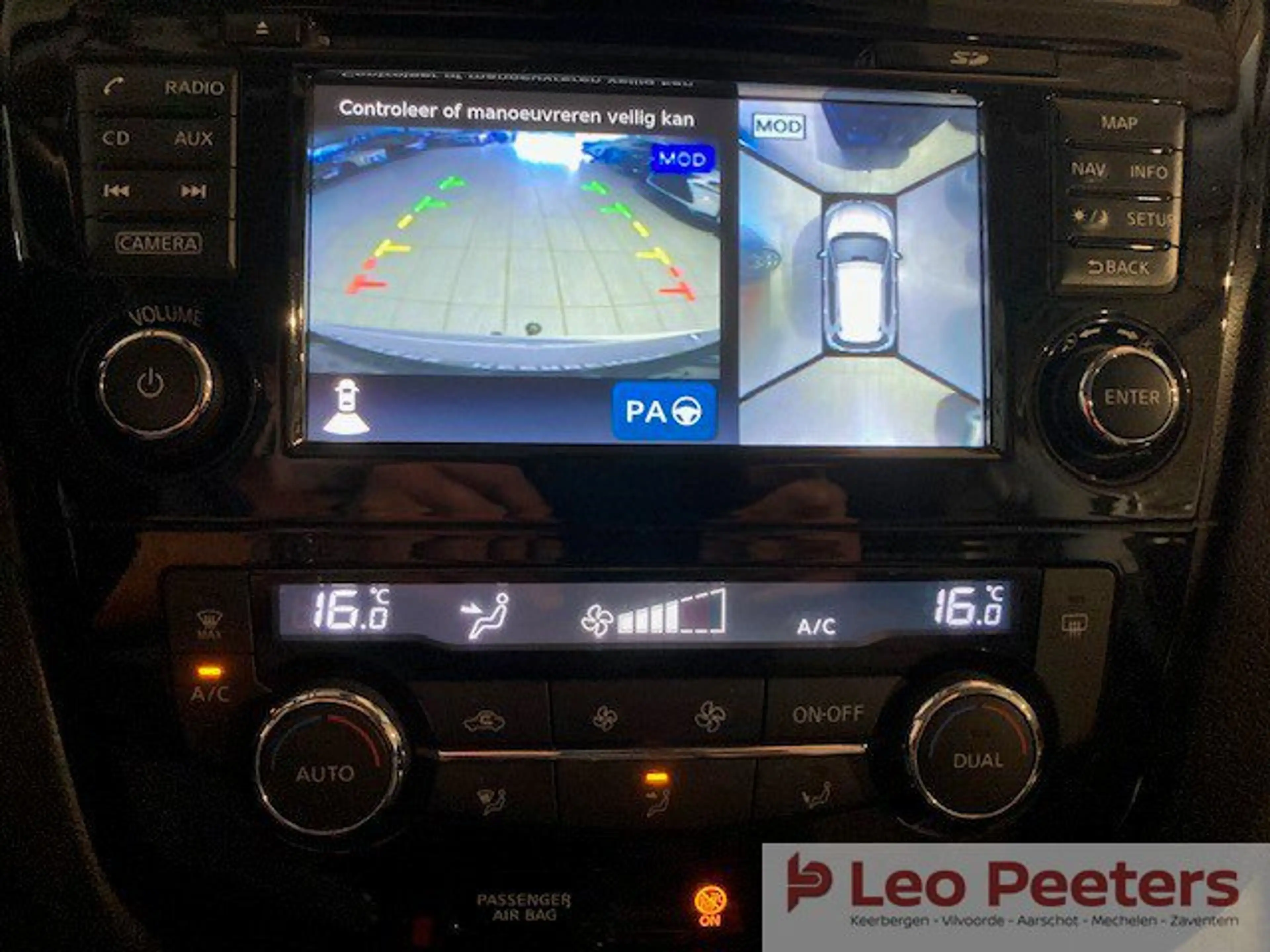 Nissan X-Trail dCi Tekna 4x4 — photo 8