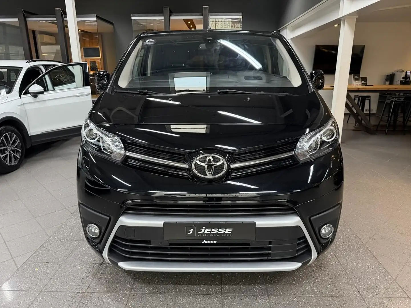 Toyota Proace Verso 2.0 D-4D L1 Executive S/S Bi-Xenon Pano. ST Negru - 2