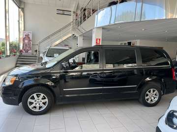 Grand 2.8CRD Limited Entret. Plus Aut.