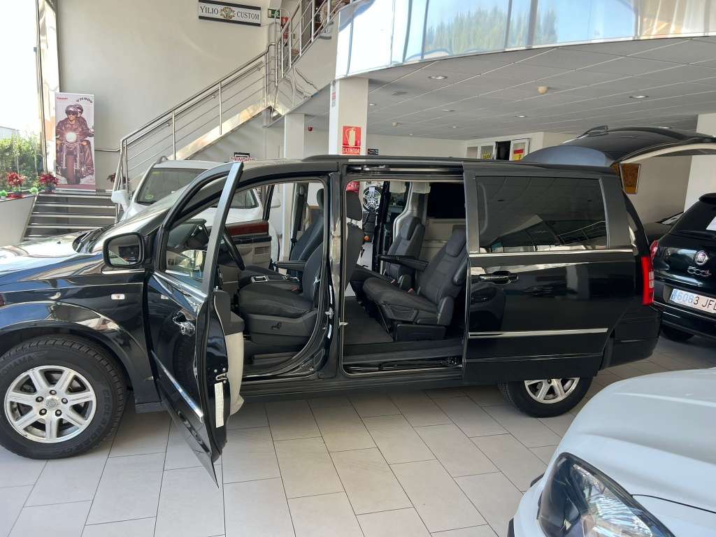 Chrysler Voyager Grand 2.8CRD Limited Entret. Plus Aut. - foto 1
