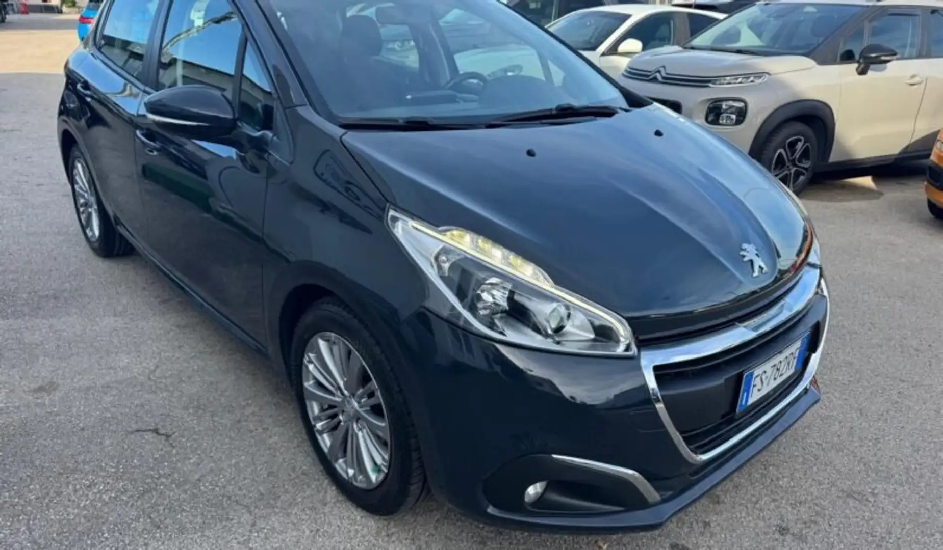 Peugeot 208 208 5p 1.6 bluehdi Allure 75cv my18- 10/2018 Noir - 2