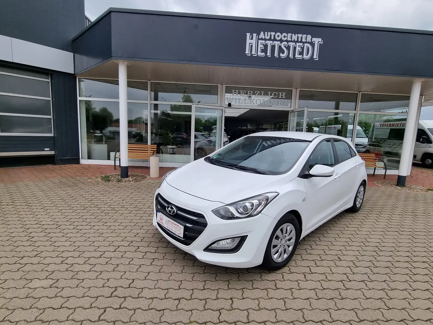 Hyundai i30 1.4 CRDi Classic/ Verkauf an Export und Gewerb Weiß - 2