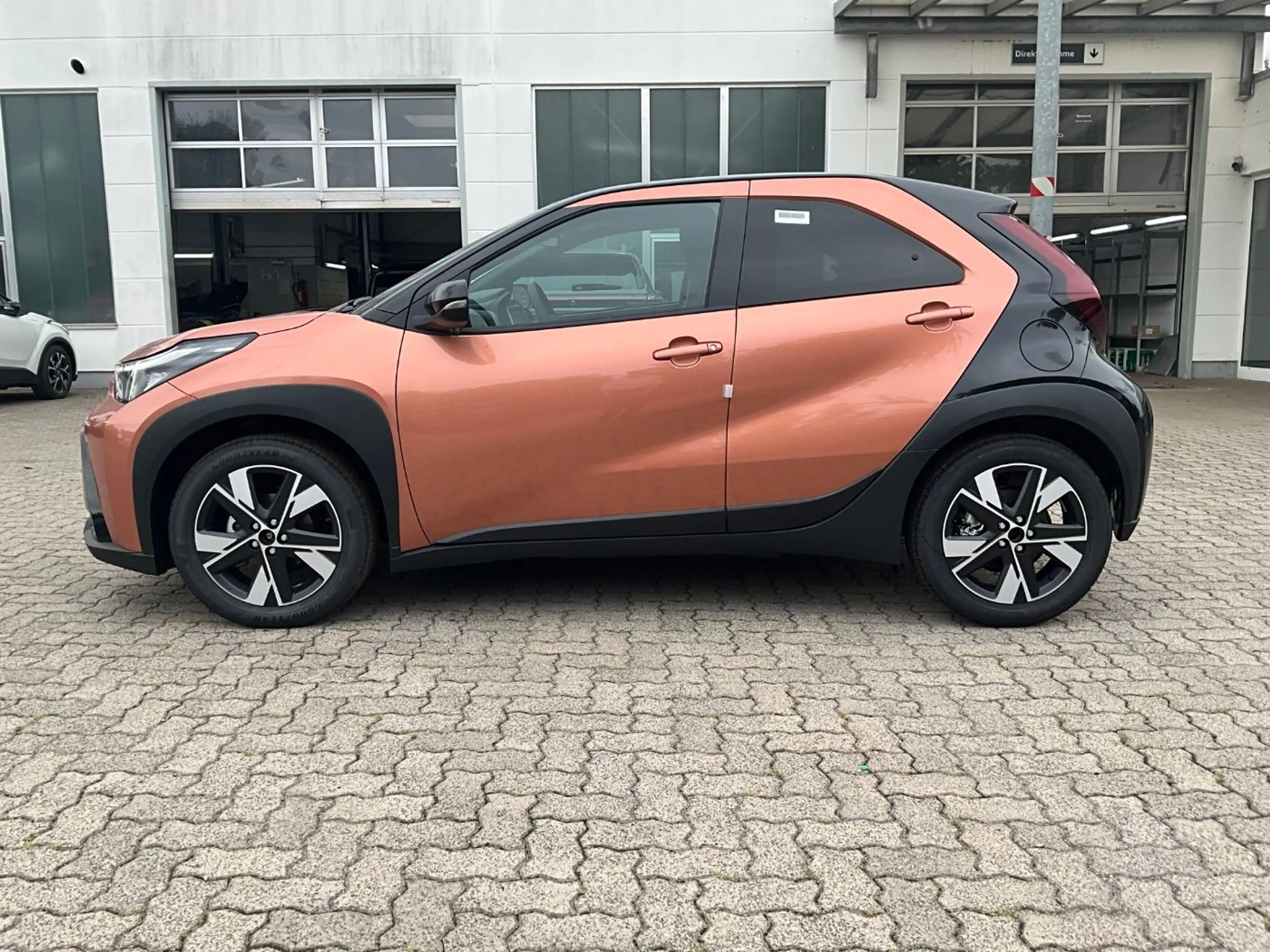Toyota Aygo 1.5 Teamplayer ACC+LED+SHZ+Kam.+PDC+AUT — photo 2