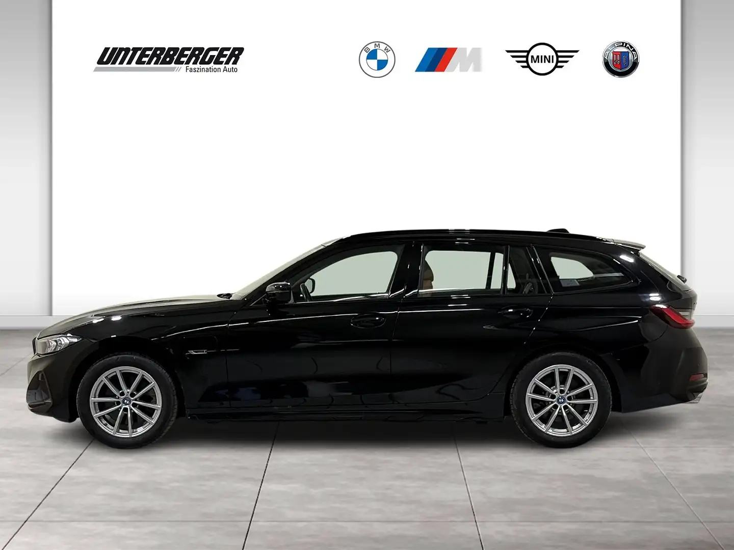 BMW 320 e xDrive Touring AHK Navi RFK PA LED DAB Schwarz - 2