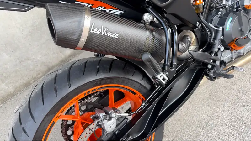 KTM 790 Duke - foto 4