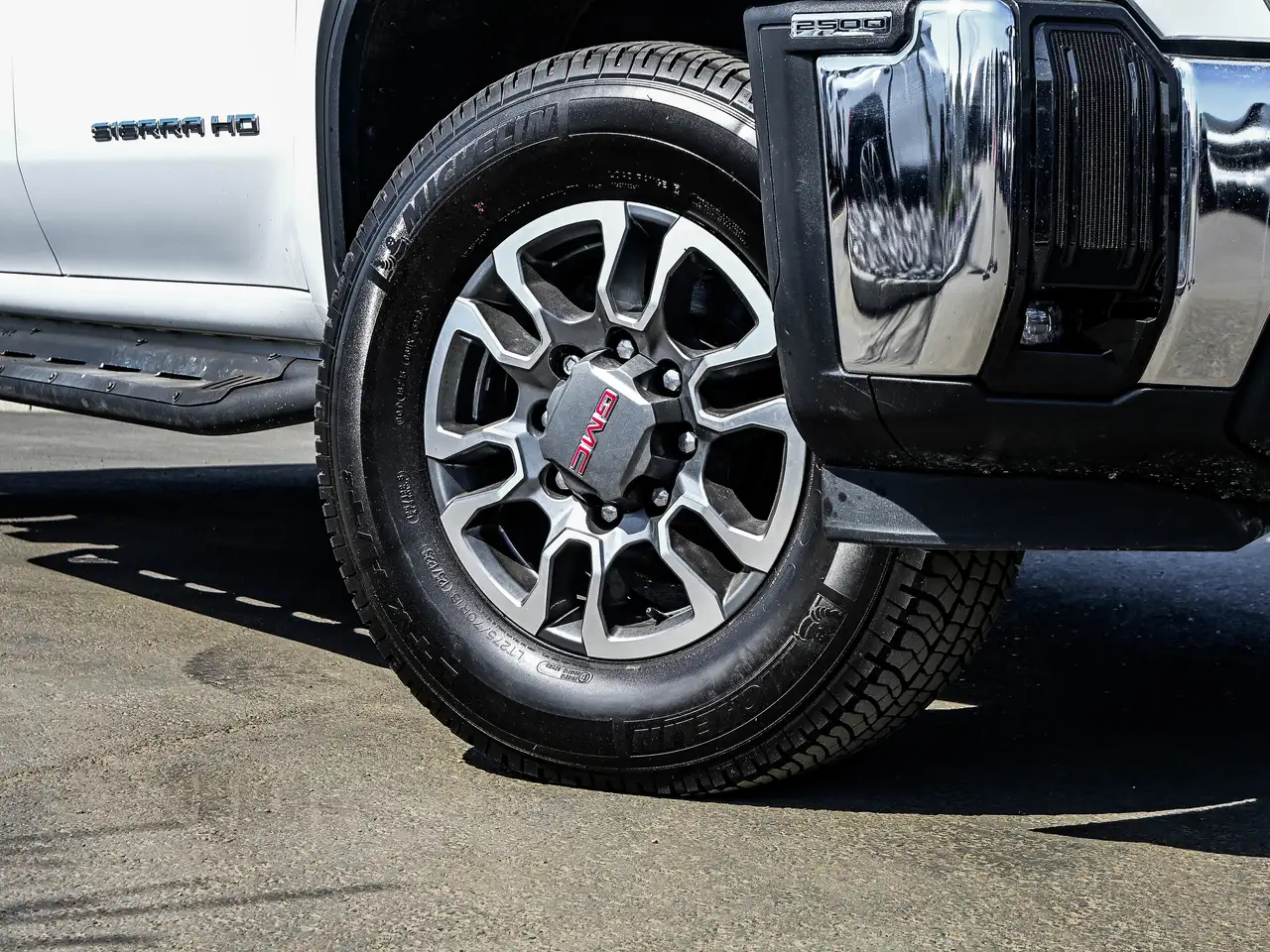 GMC Sierra 2500HD снимка GMC Sierra 2500HD