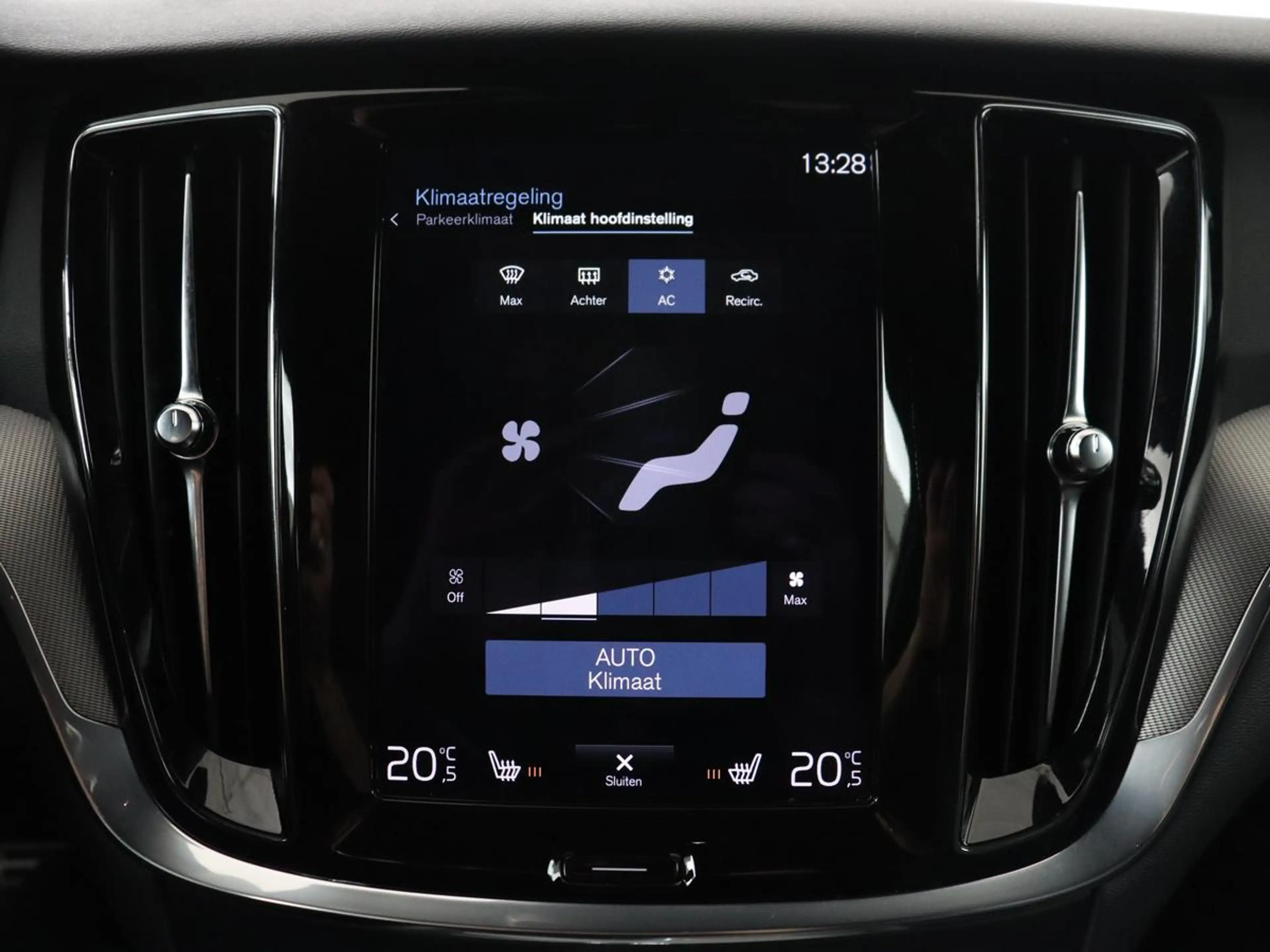 Volvo V60 2.0 B4 R-Design | Leder | Trekhaak | Black Pack | — photo 27