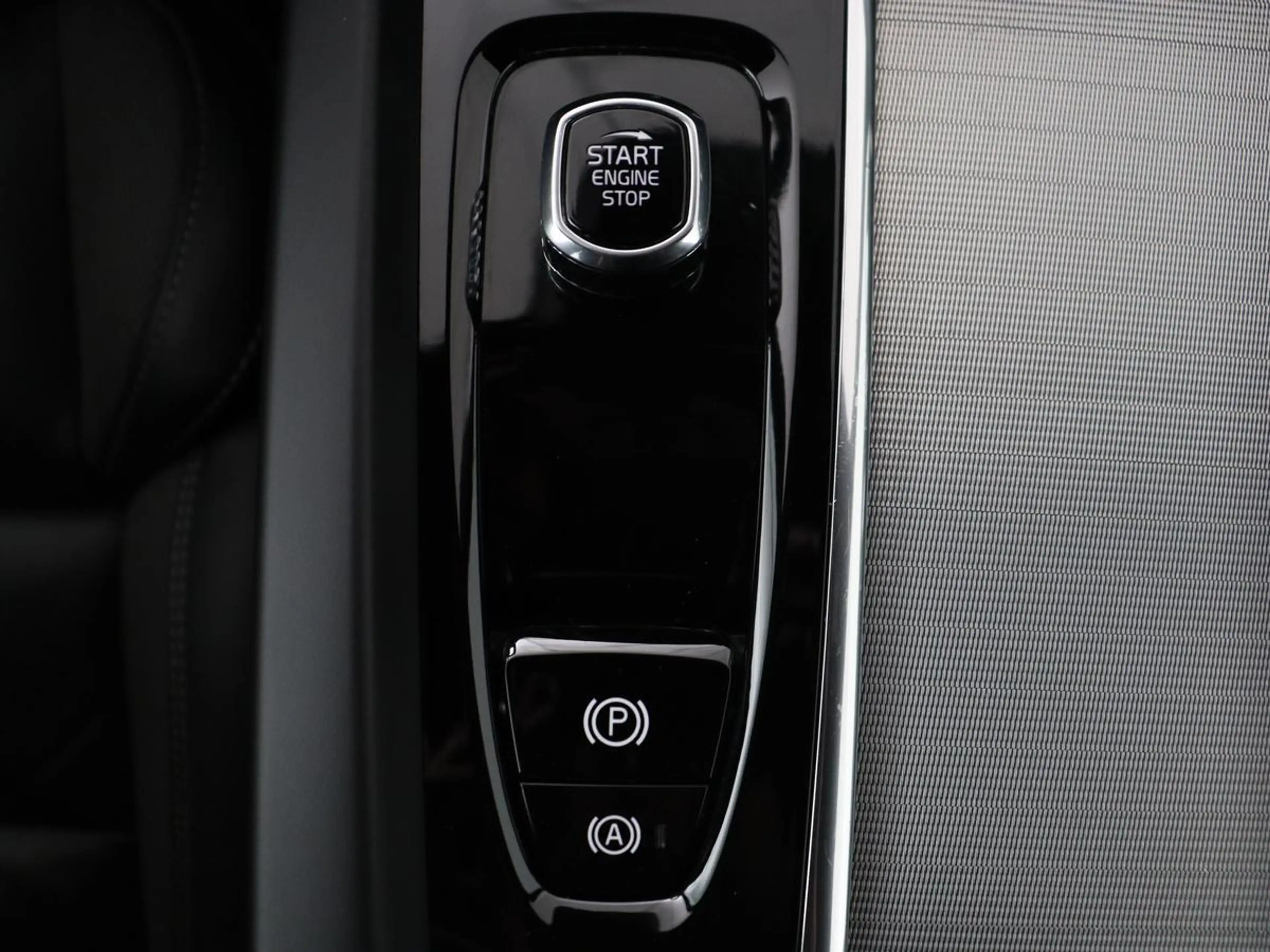 Volvo V60 2.0 B4 R-Design | Leder | Trekhaak | Black Pack | — photo 8