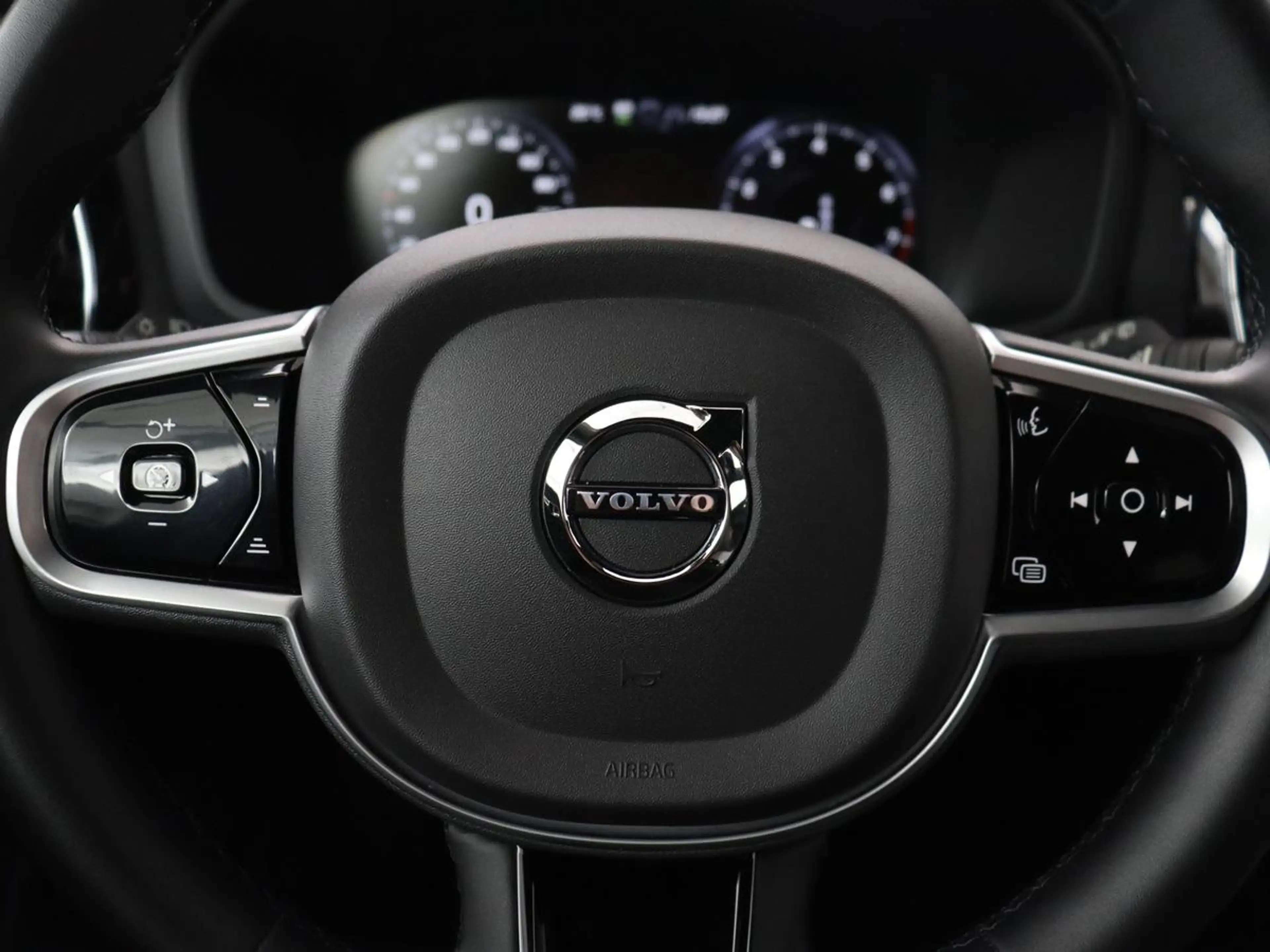 Volvo V60 2.0 B4 R-Design | Leder | Trekhaak | Black Pack | — photo 11
