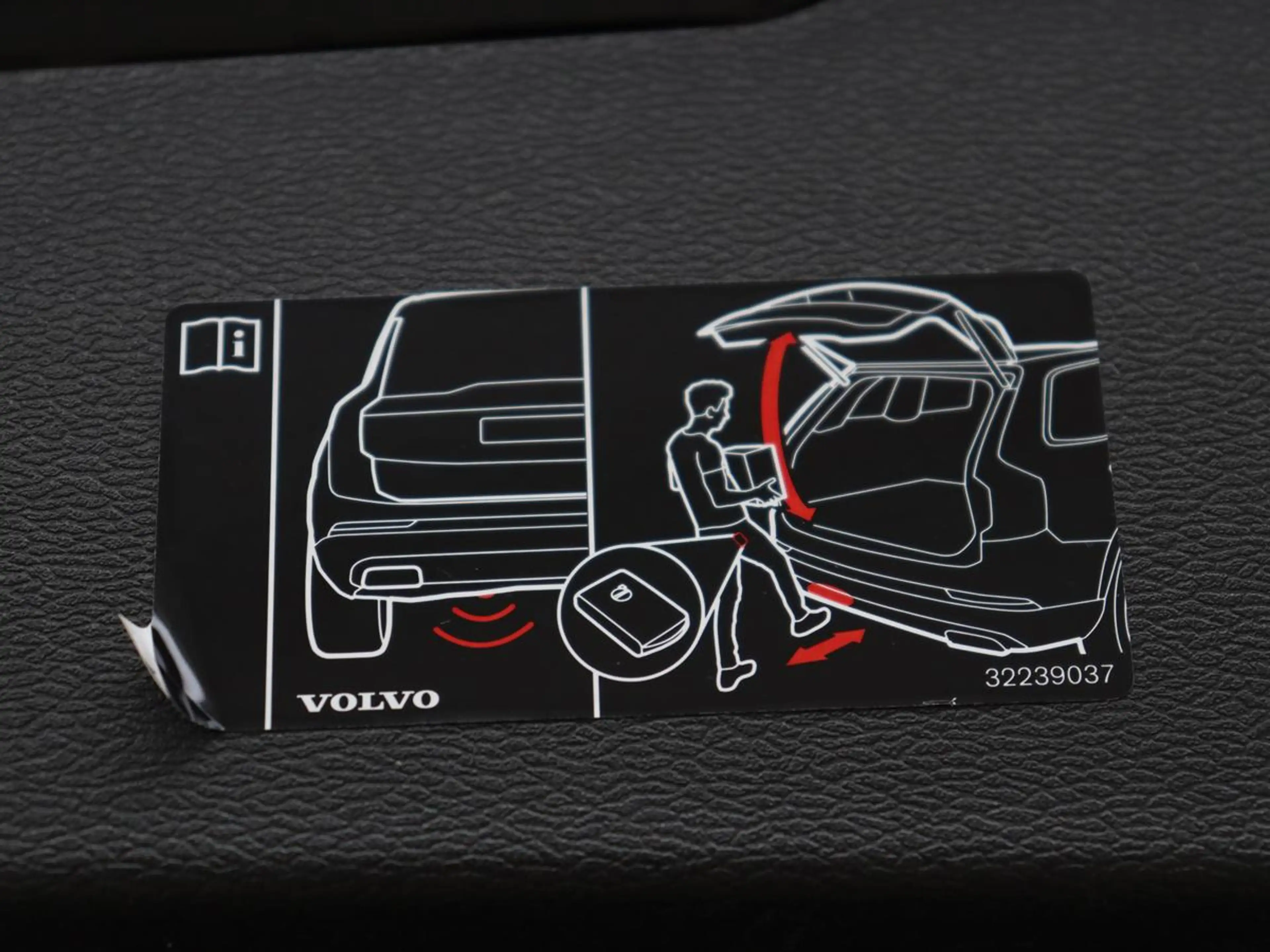 Volvo V60 2.0 B4 R-Design | Leder | Trekhaak | Black Pack | — photo 17