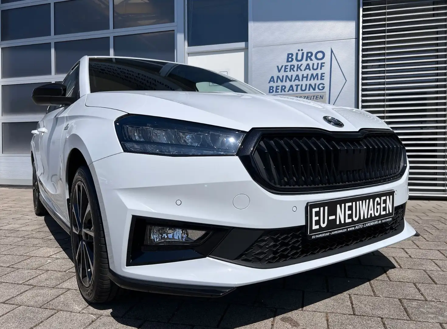 Skoda Fabia Monte Carlo 1.5 TSI DSG LED KAM 17" 5J GAR Weiß - 1