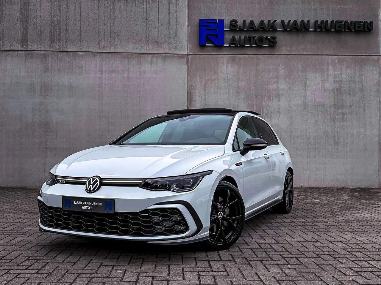 Volkswagen Golf GTI 2.0TSI 245pk DSG! OEM DEALER|Panoramadak|Virtual|I — photo 1 of 40