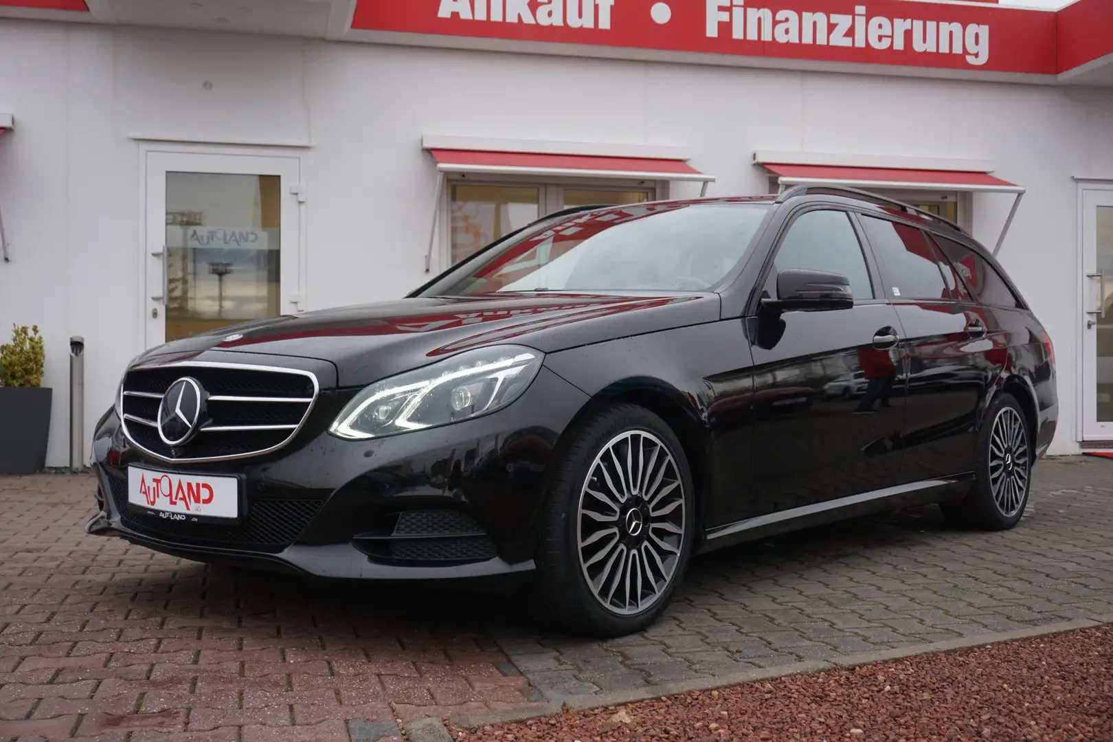 Mercedes-Benz E 250 E250 CGI T-Modell Avantgarde Aut. LED AHK 360° Negro - 2