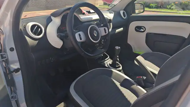 Renault Twingo view 8